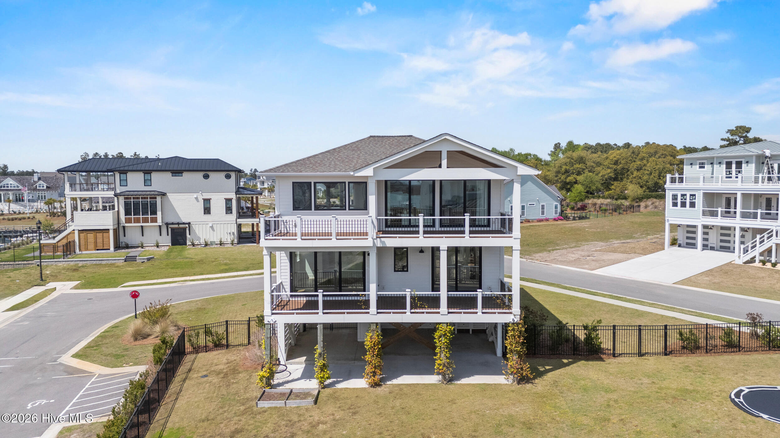 100551268 | Photo 62