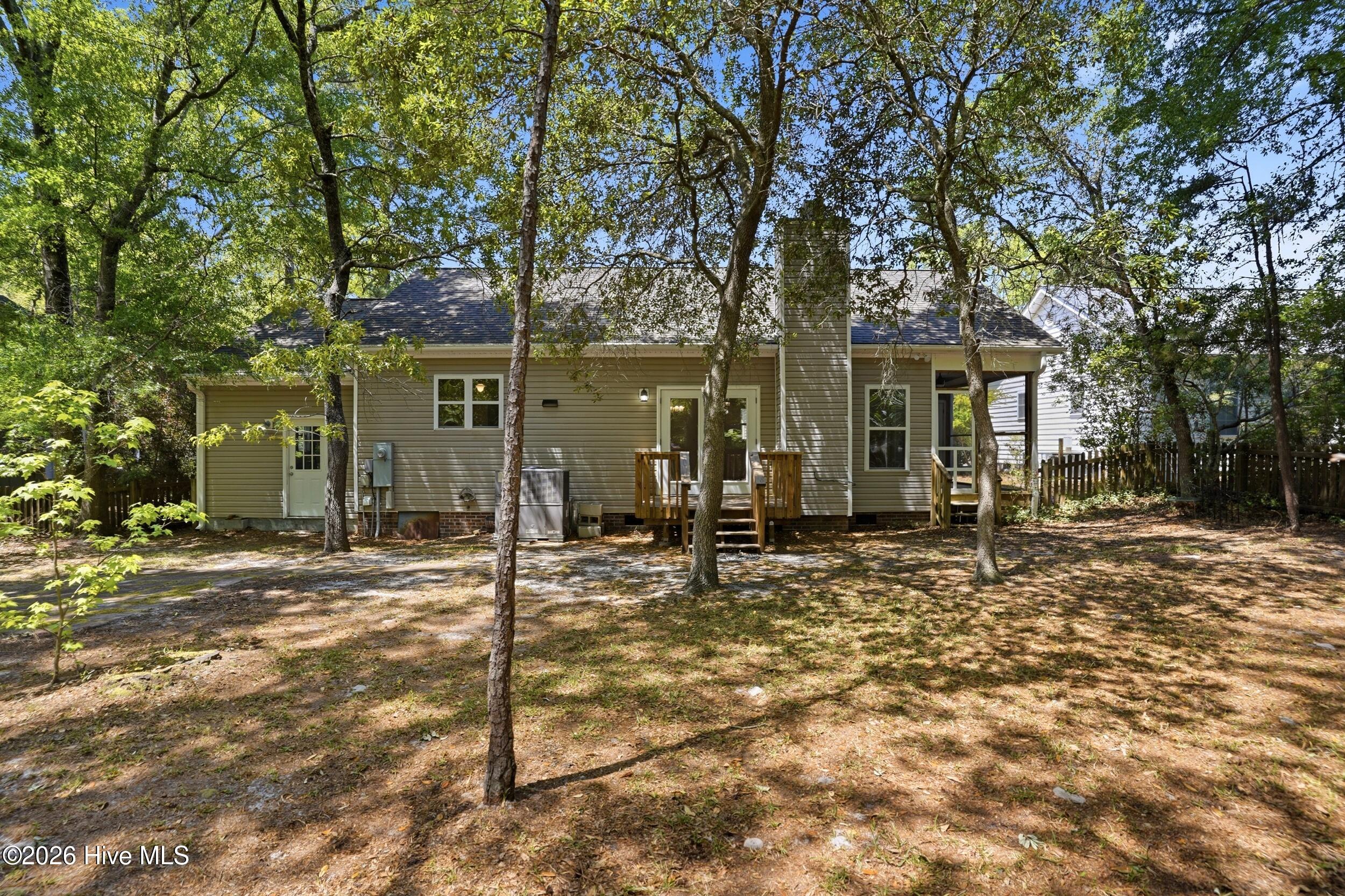 100569296 | Photo 25