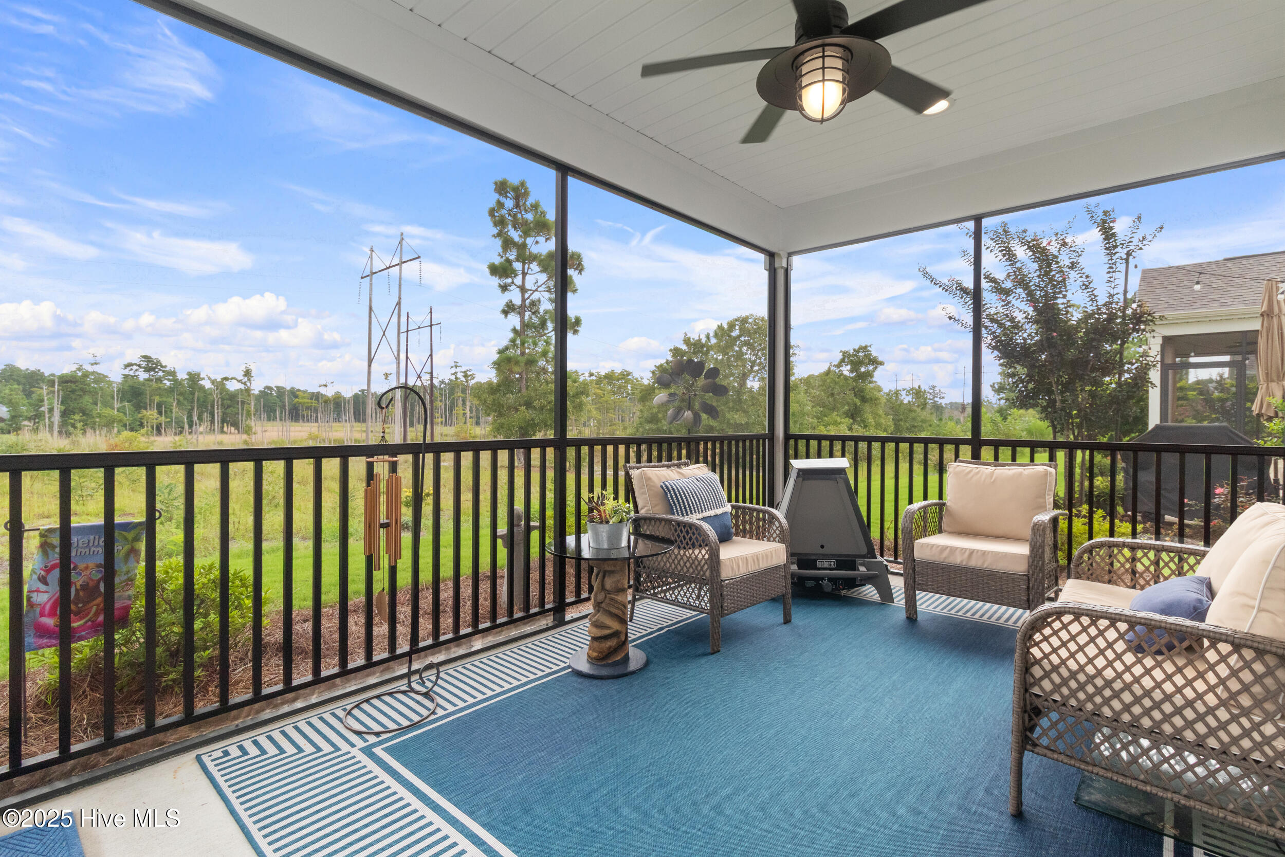 100525242 | Photo 48