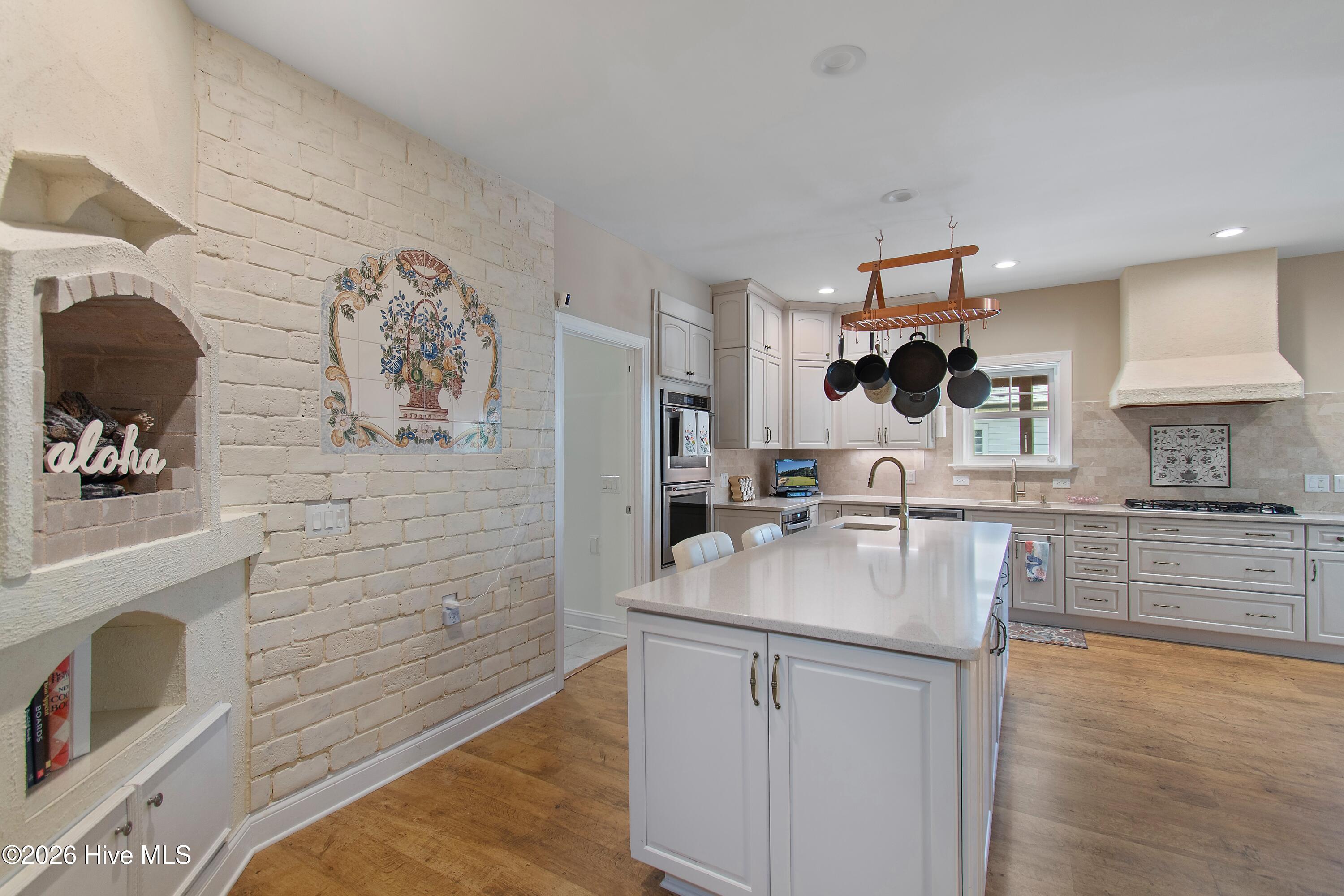 100556962 | Photo 20