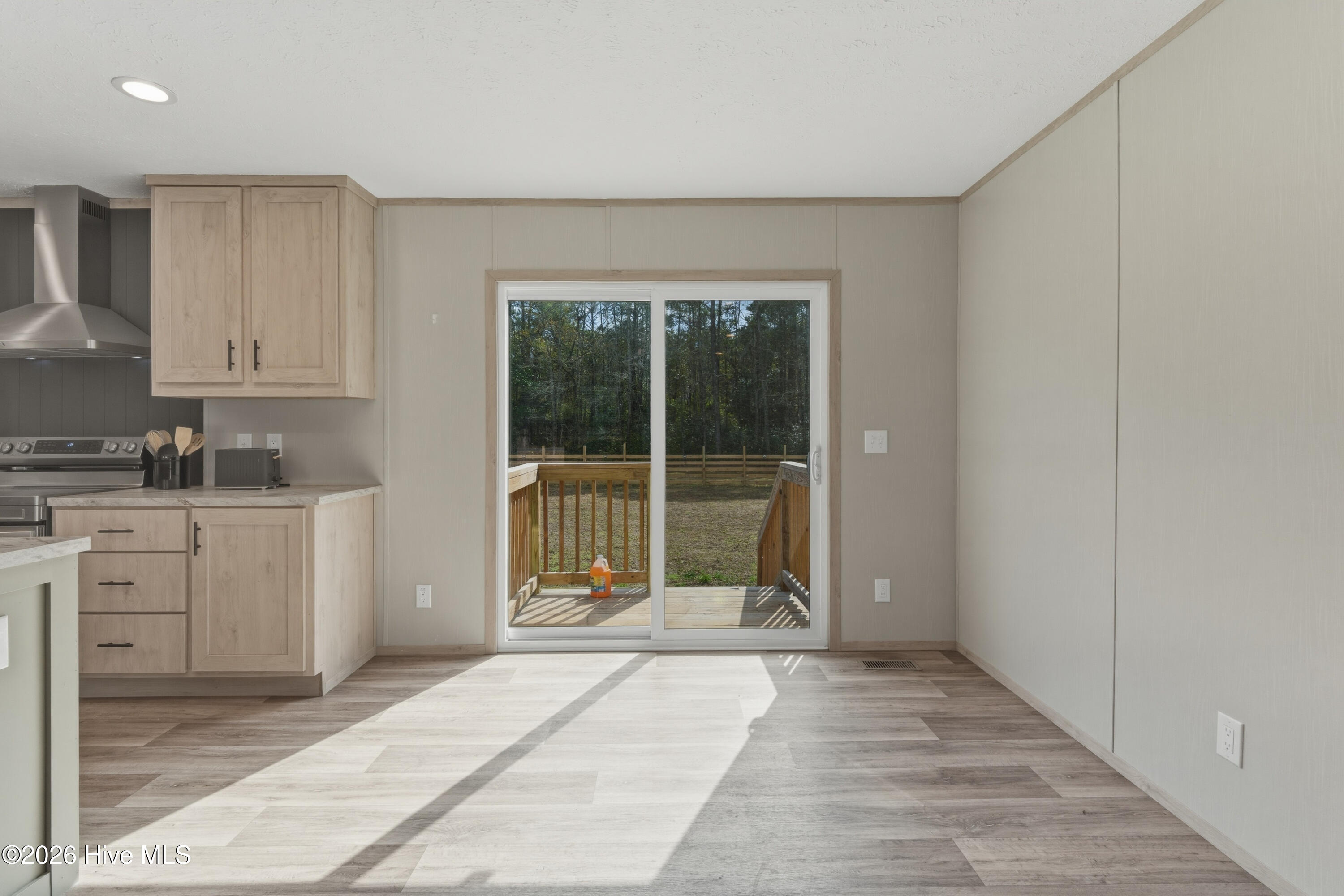 100555550 | Photo 24