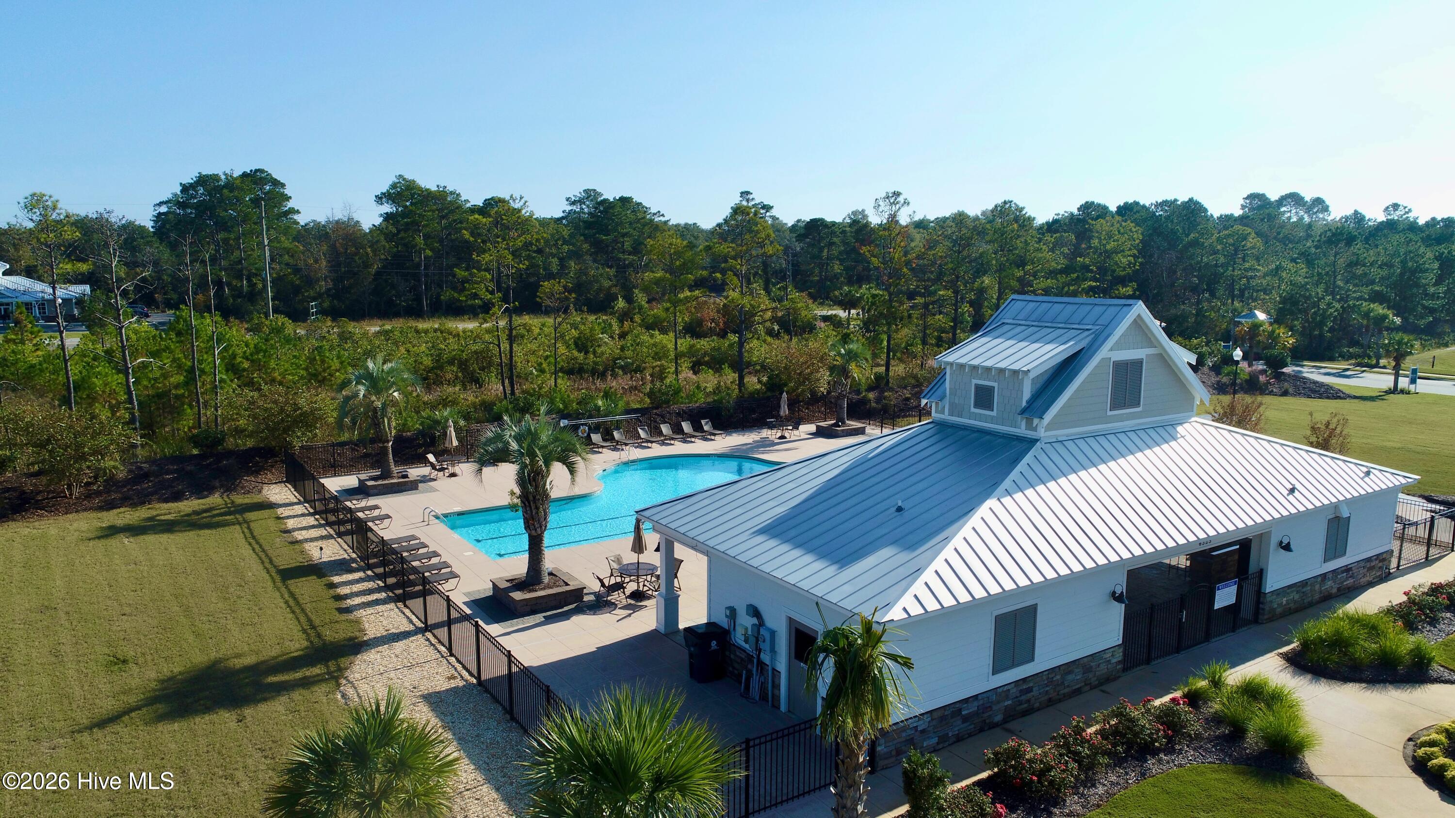 100566064 | Photo 53