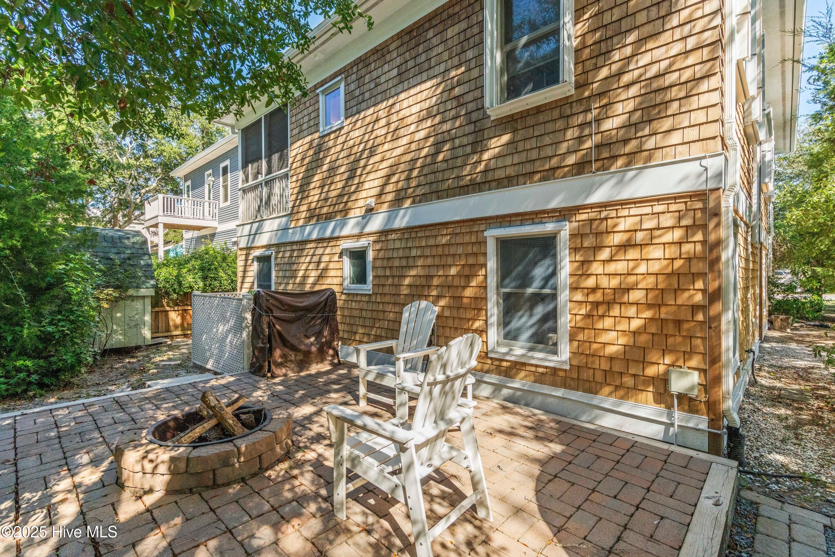 100535794 | Photo 50