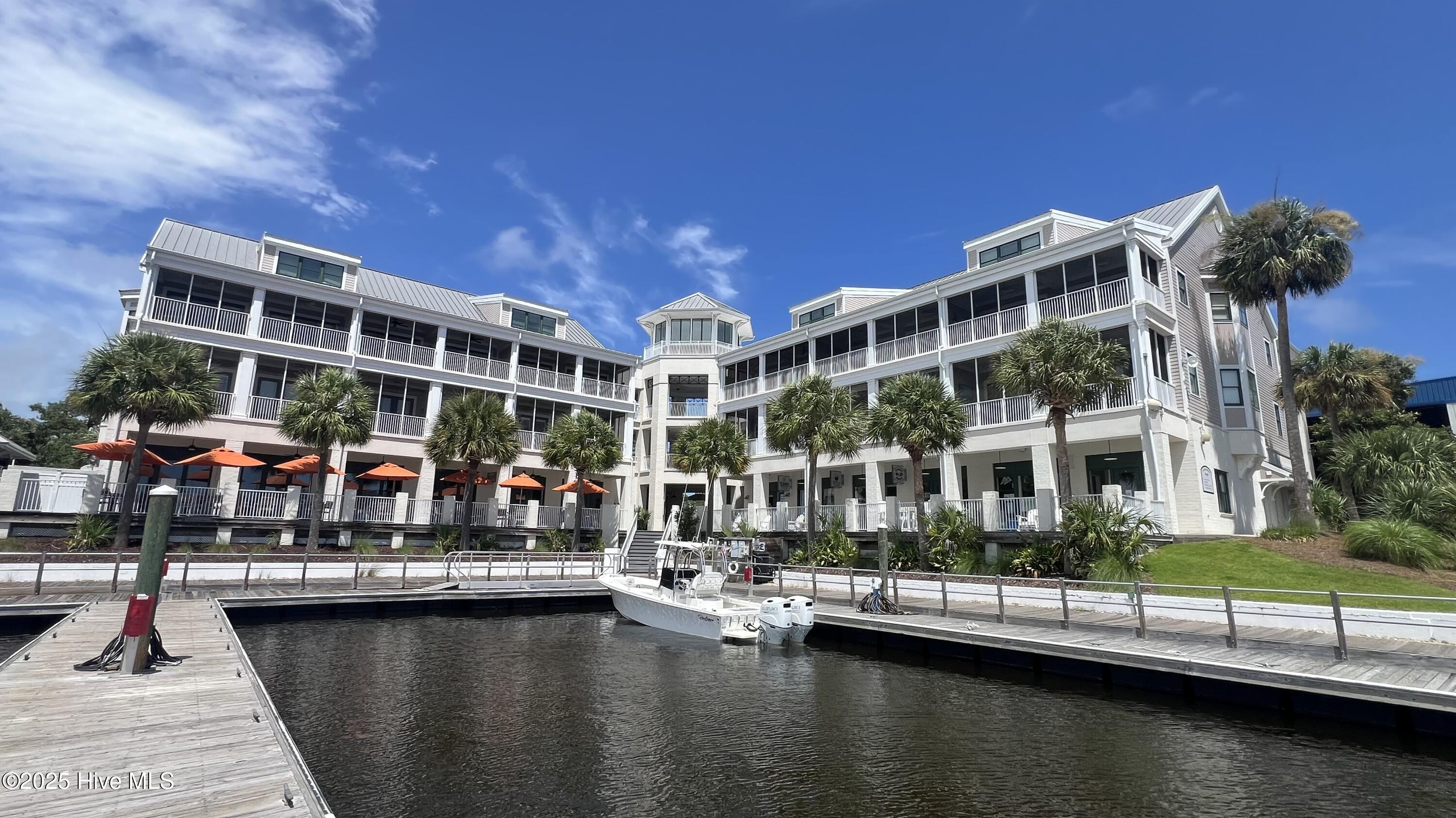 100551357 | Photo 39