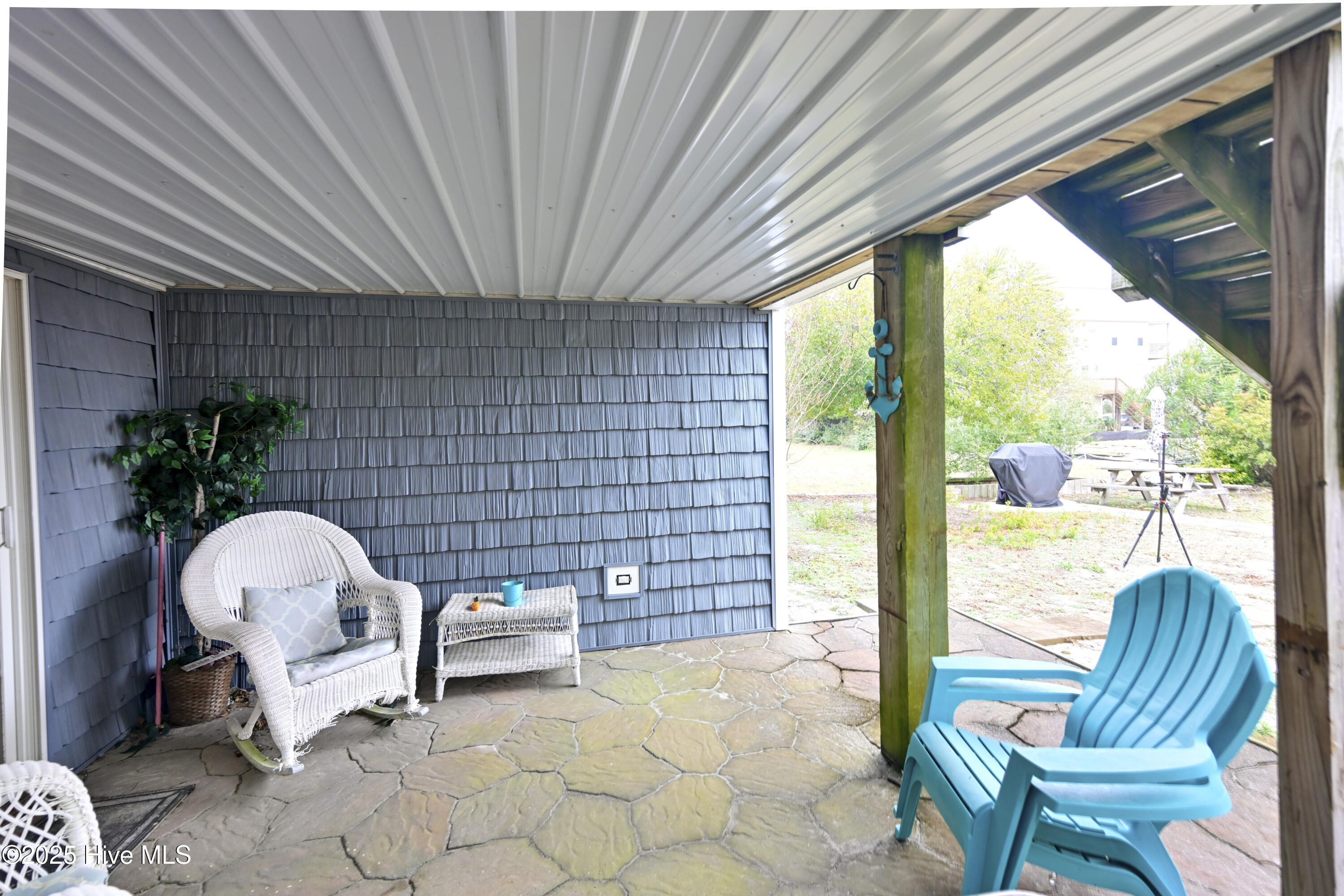 100495129 | Photo 48