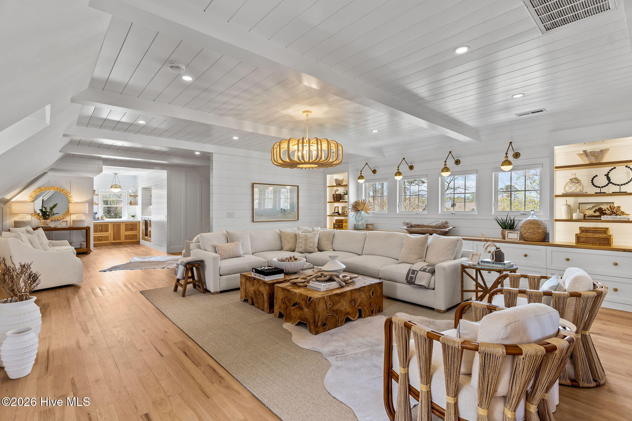 100561575 | Photo 33