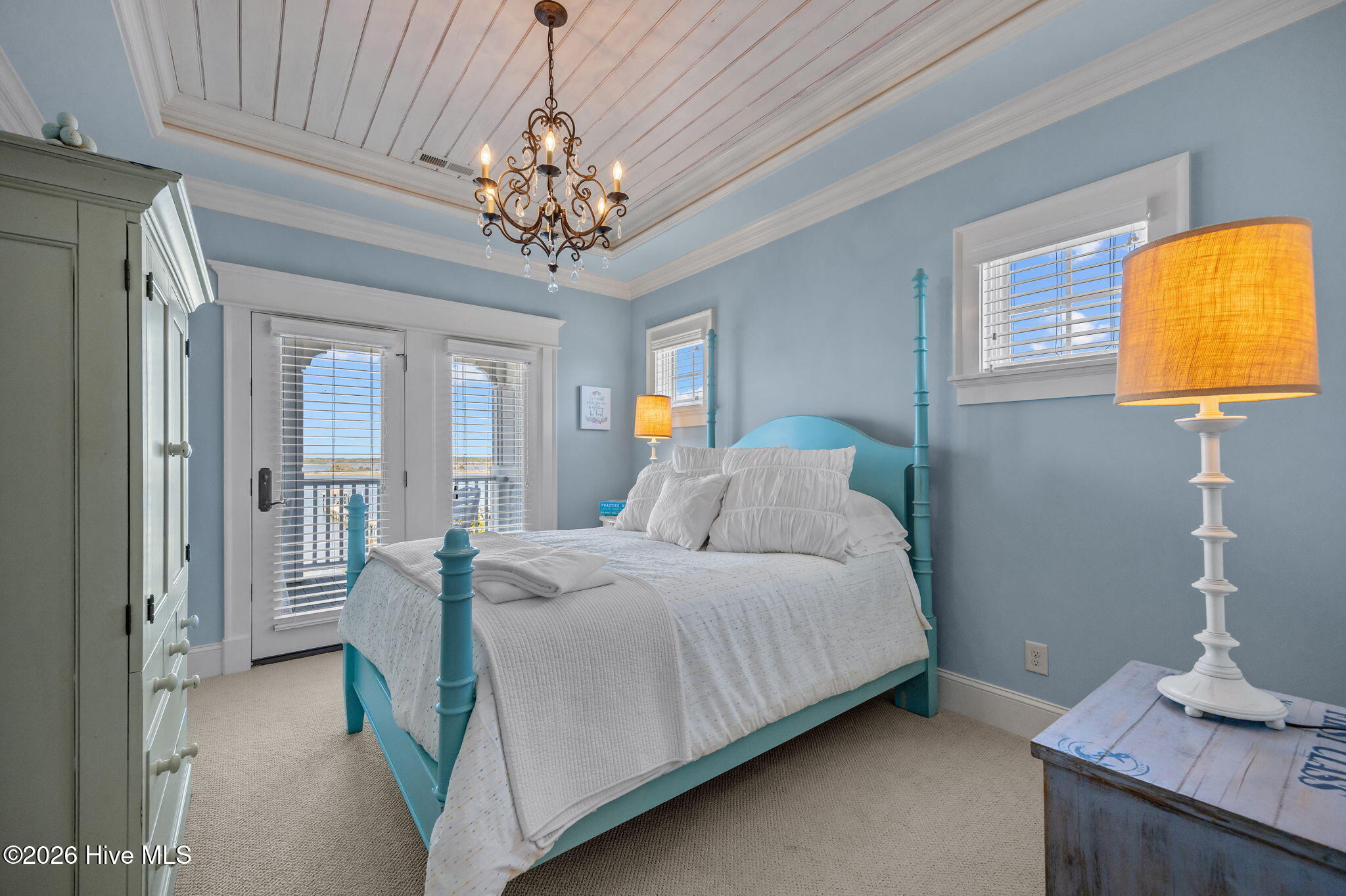 100564617 | Photo 46