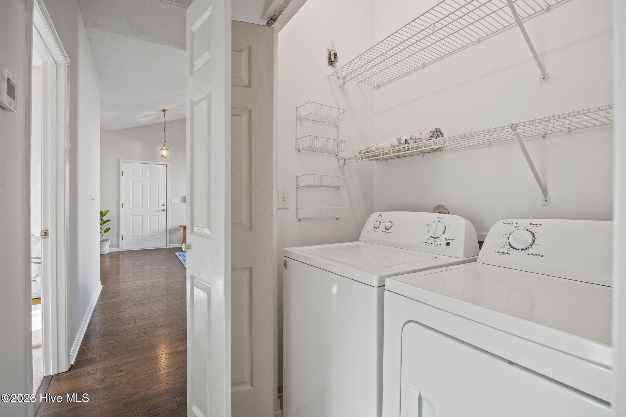 100557931 | Photo 24