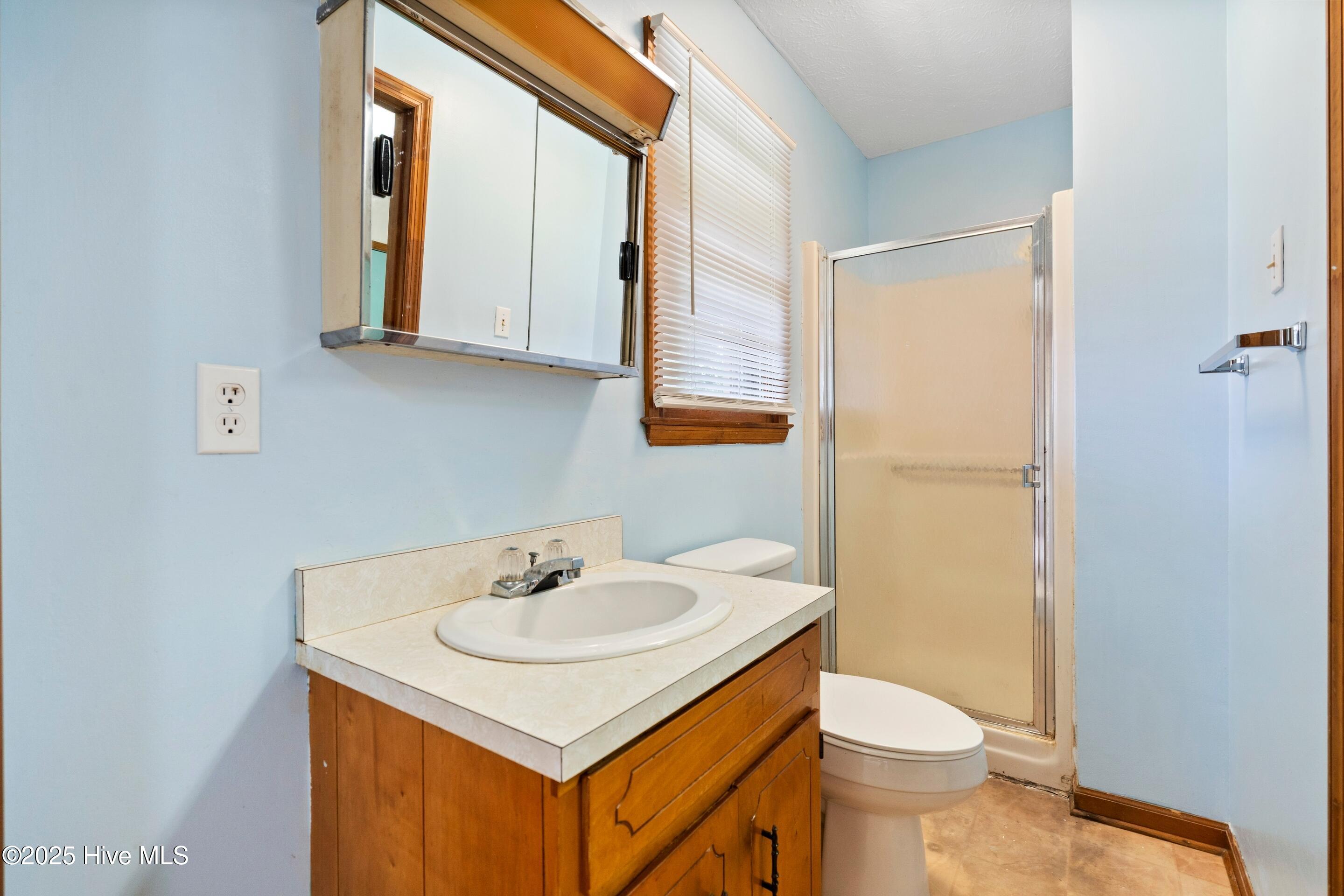 100528084 | Photo 40