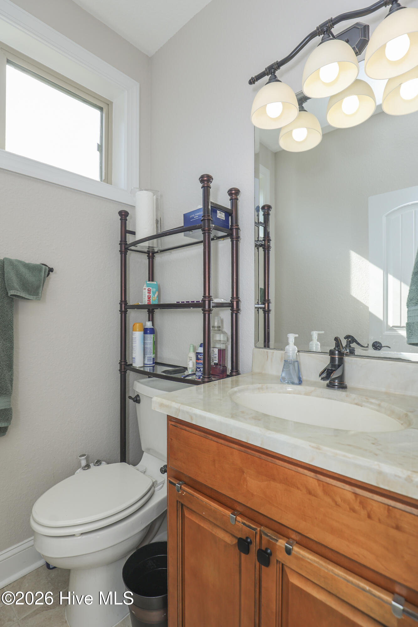 100564942 | Photo 87