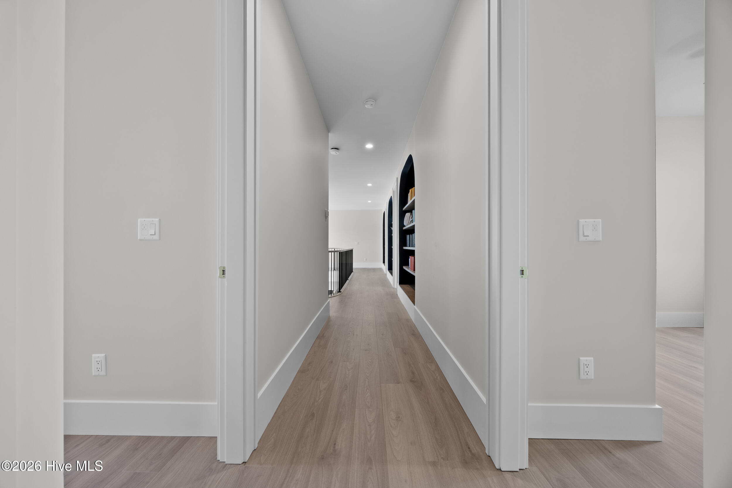 100561987 | Photo 66