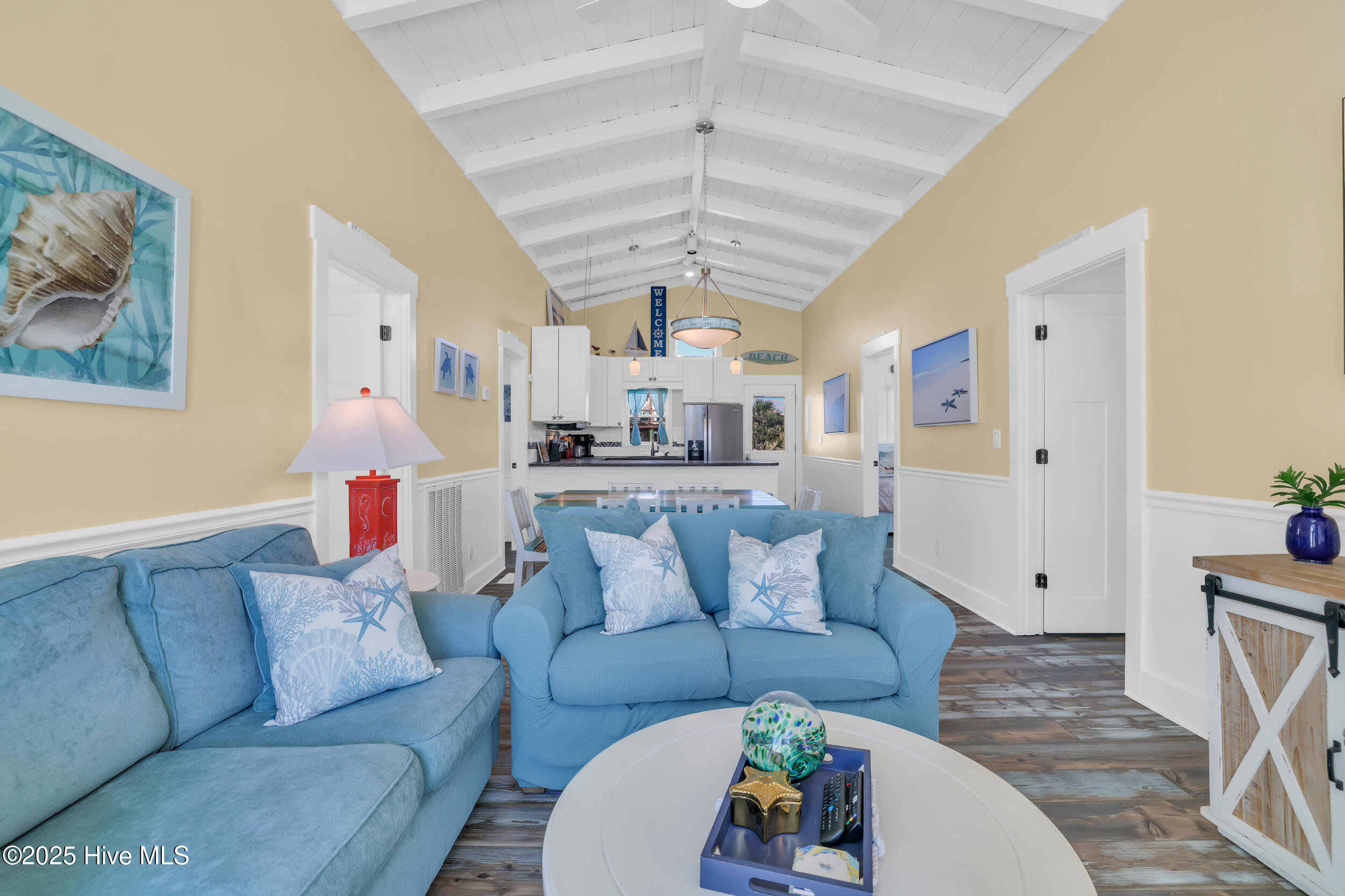 100536286 | Photo 25