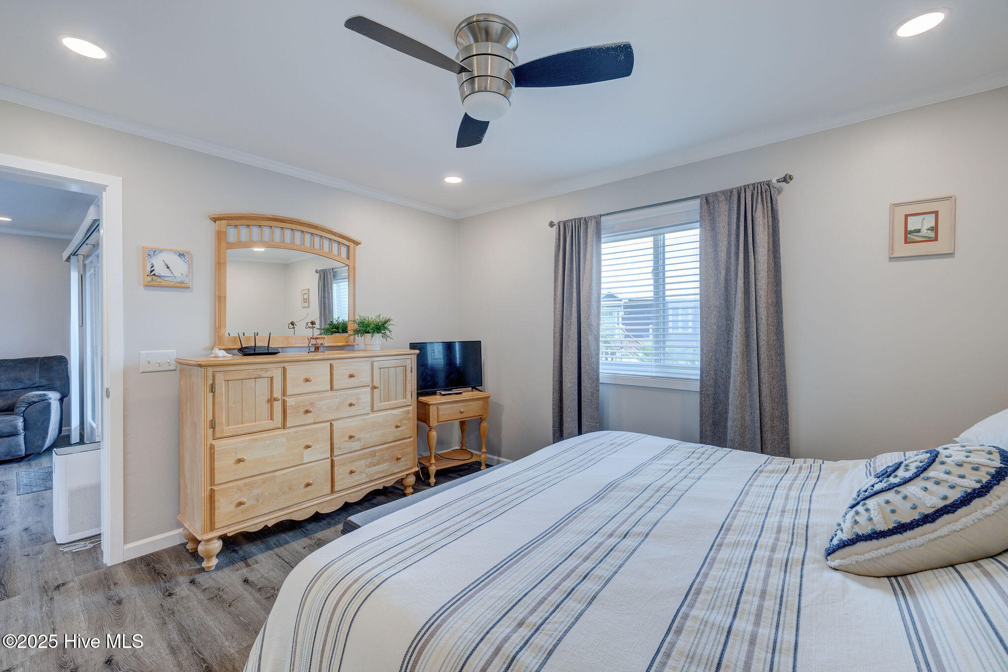 100525096 | Photo 14