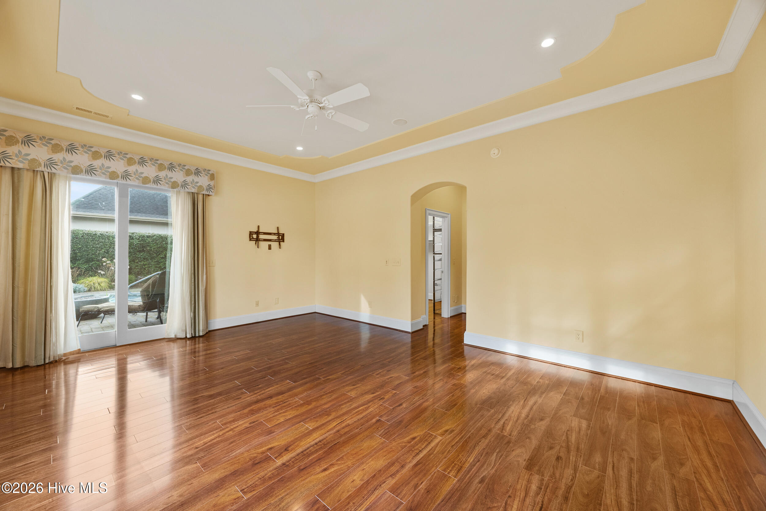 100547162 | Photo 24