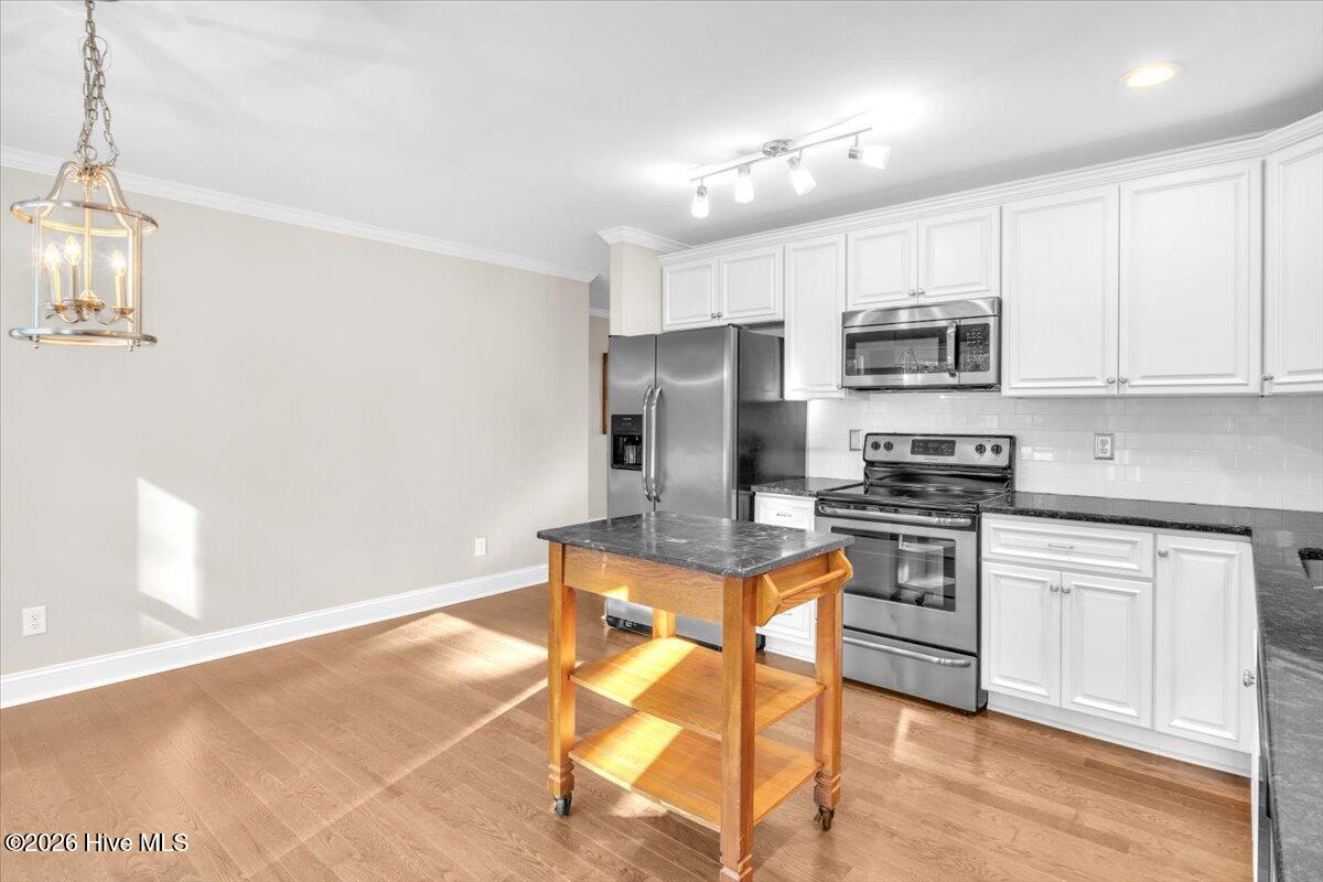 100556413 | Photo 22