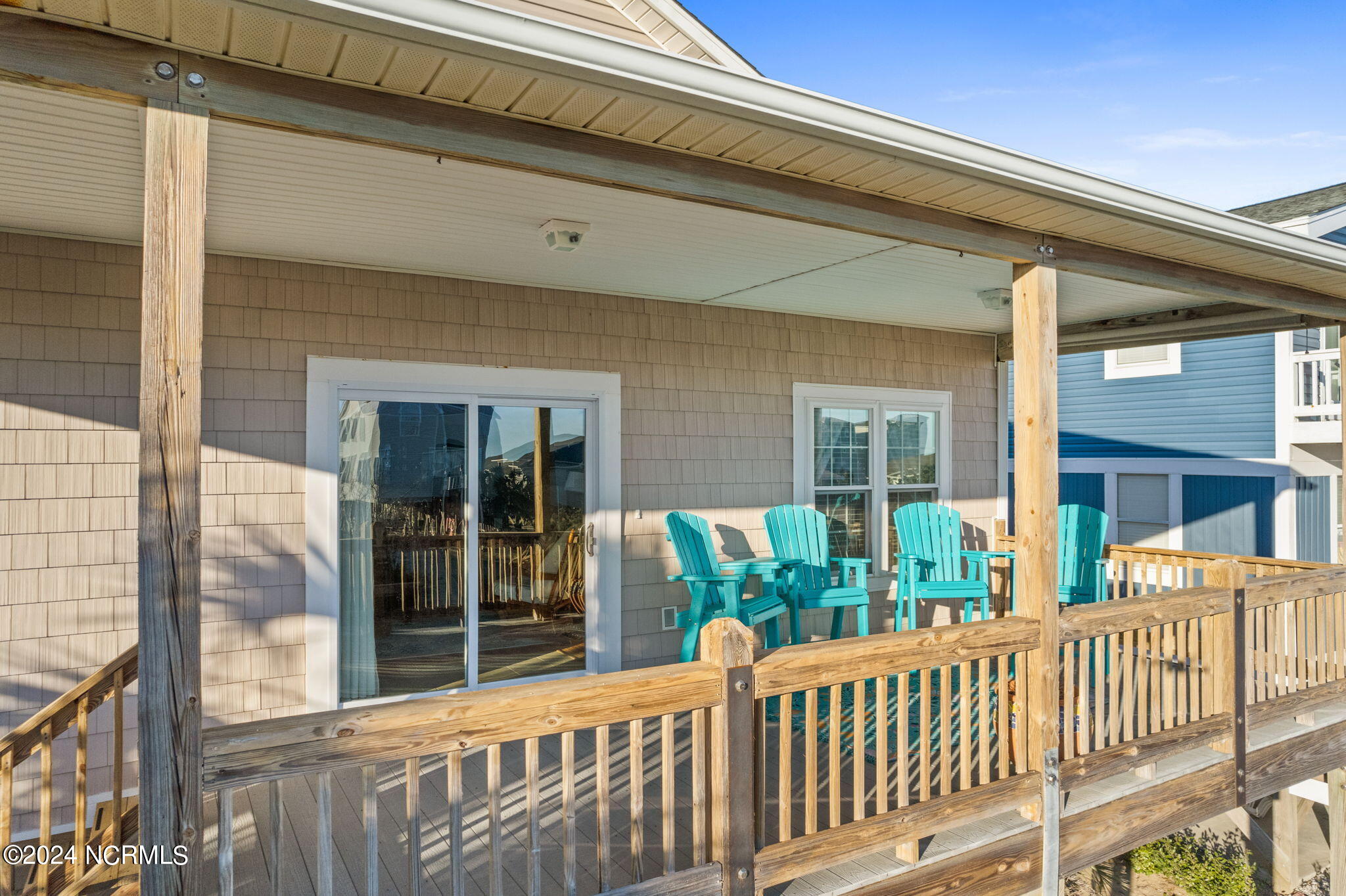 100566939 | Photo 42