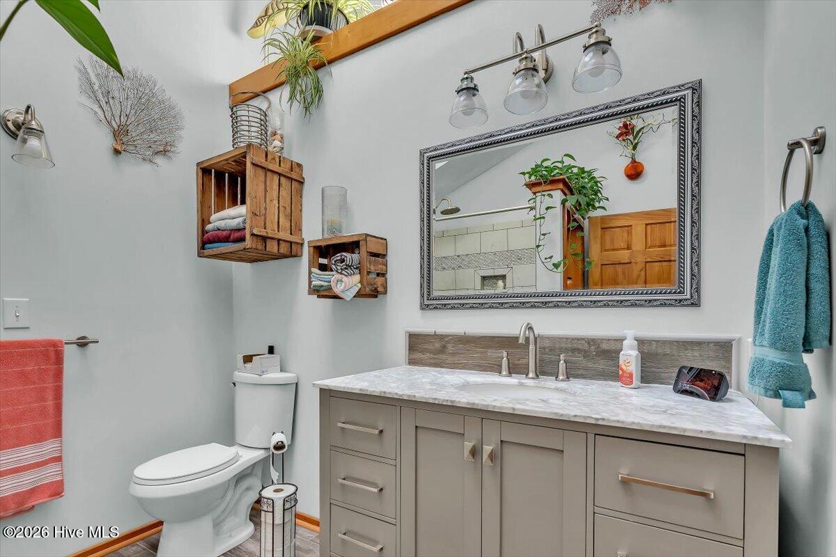 100561735 | Photo 35