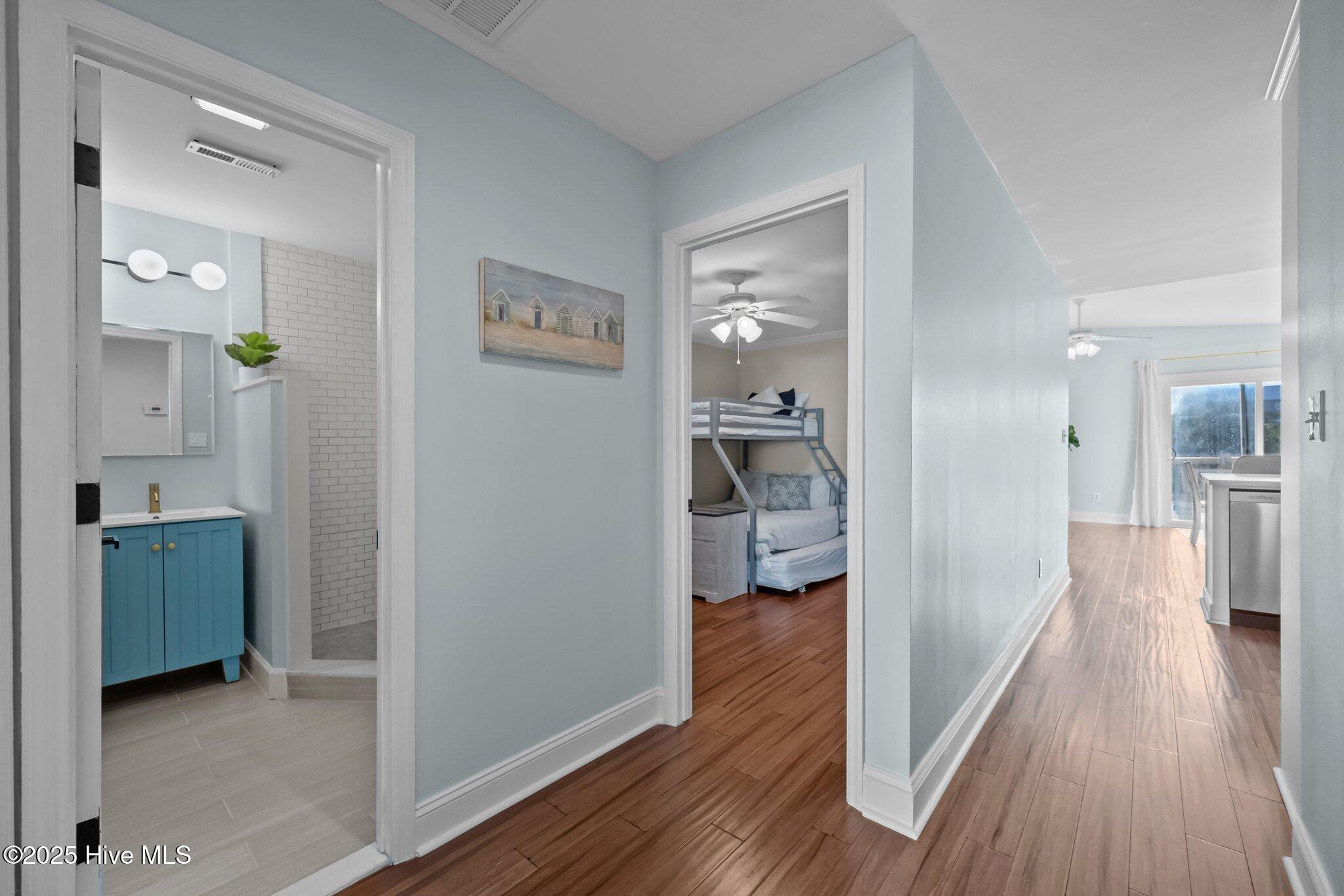 100533594 | Photo 16