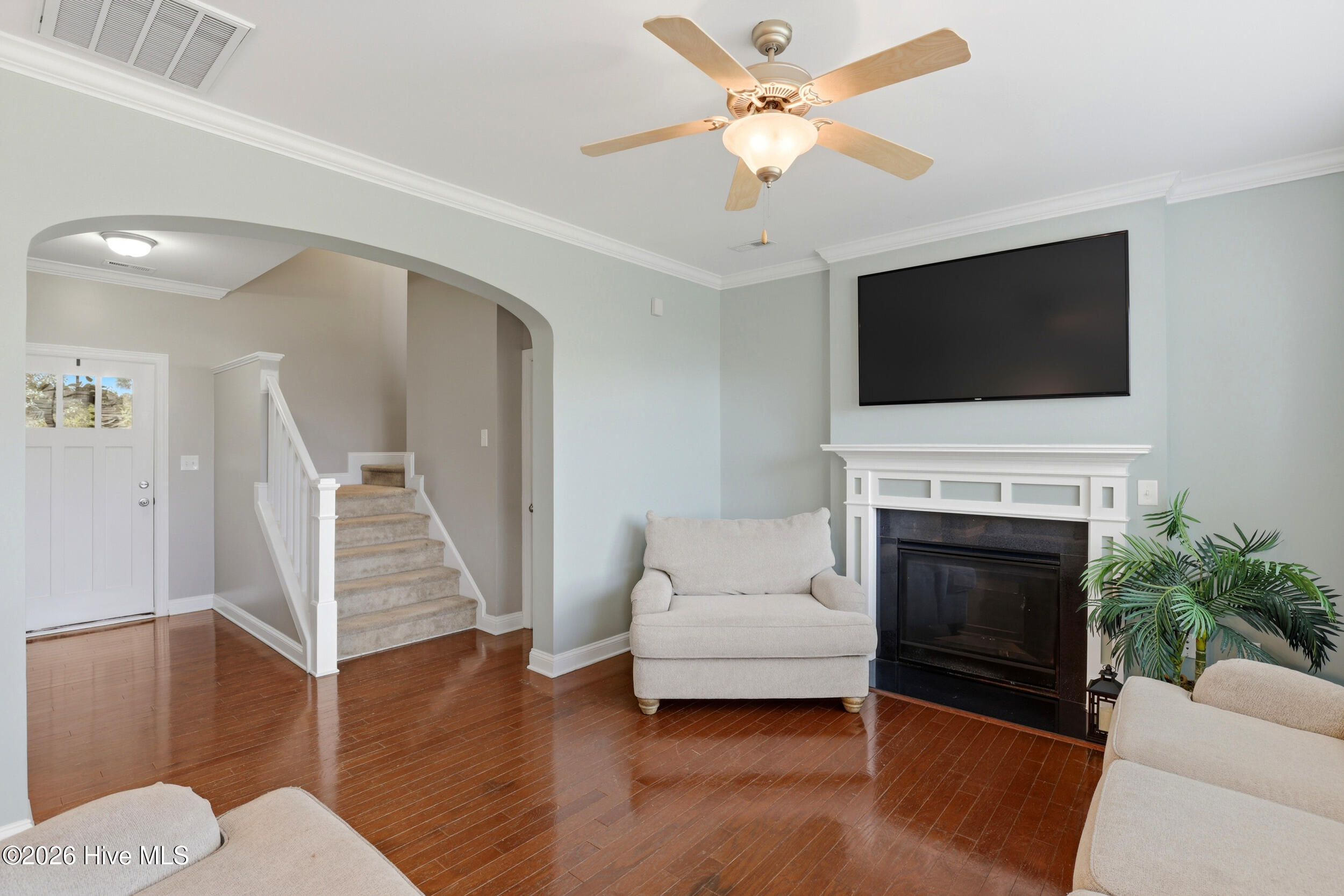 100561174 | Photo 11