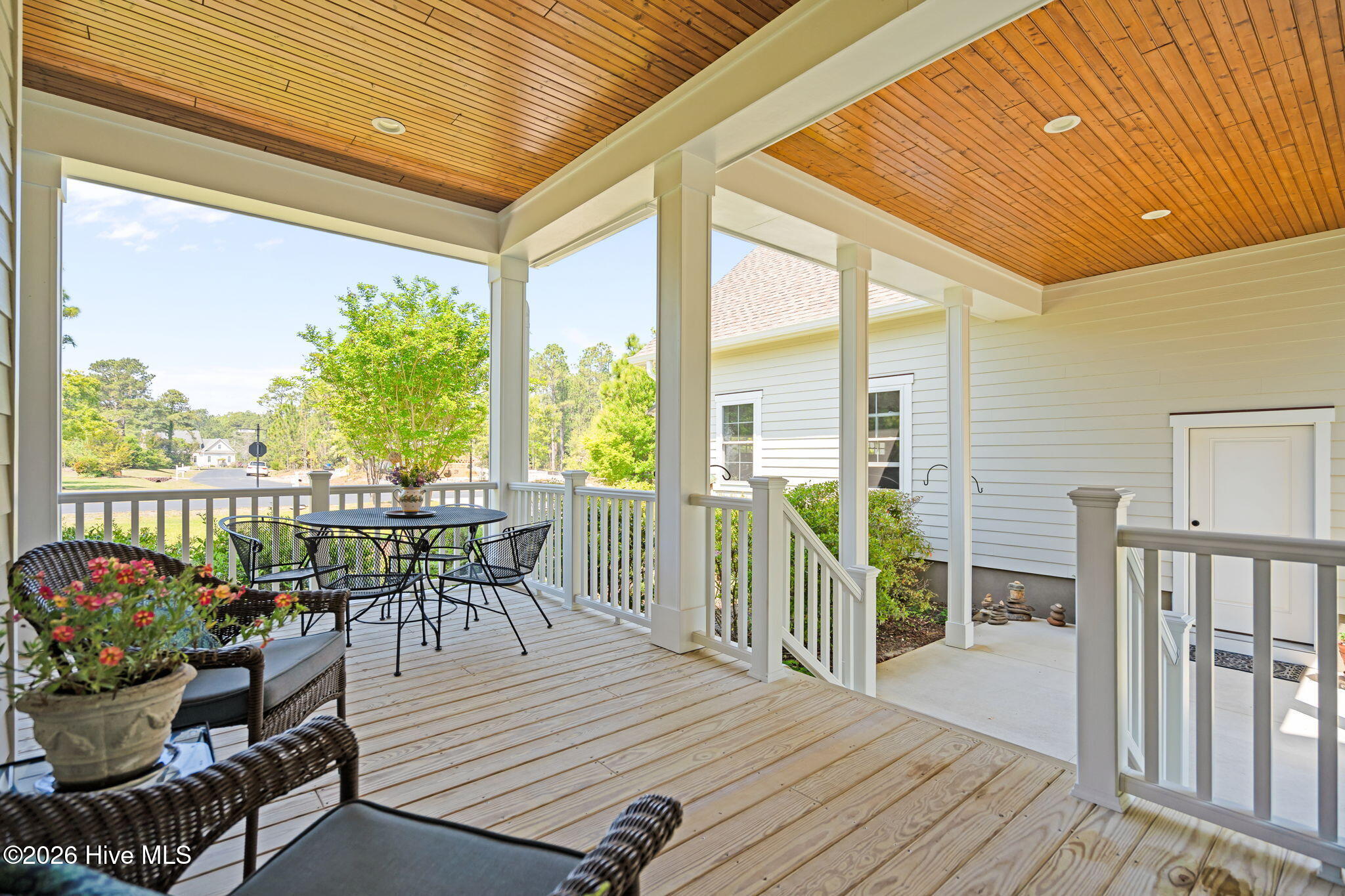 100567886 | Photo 61