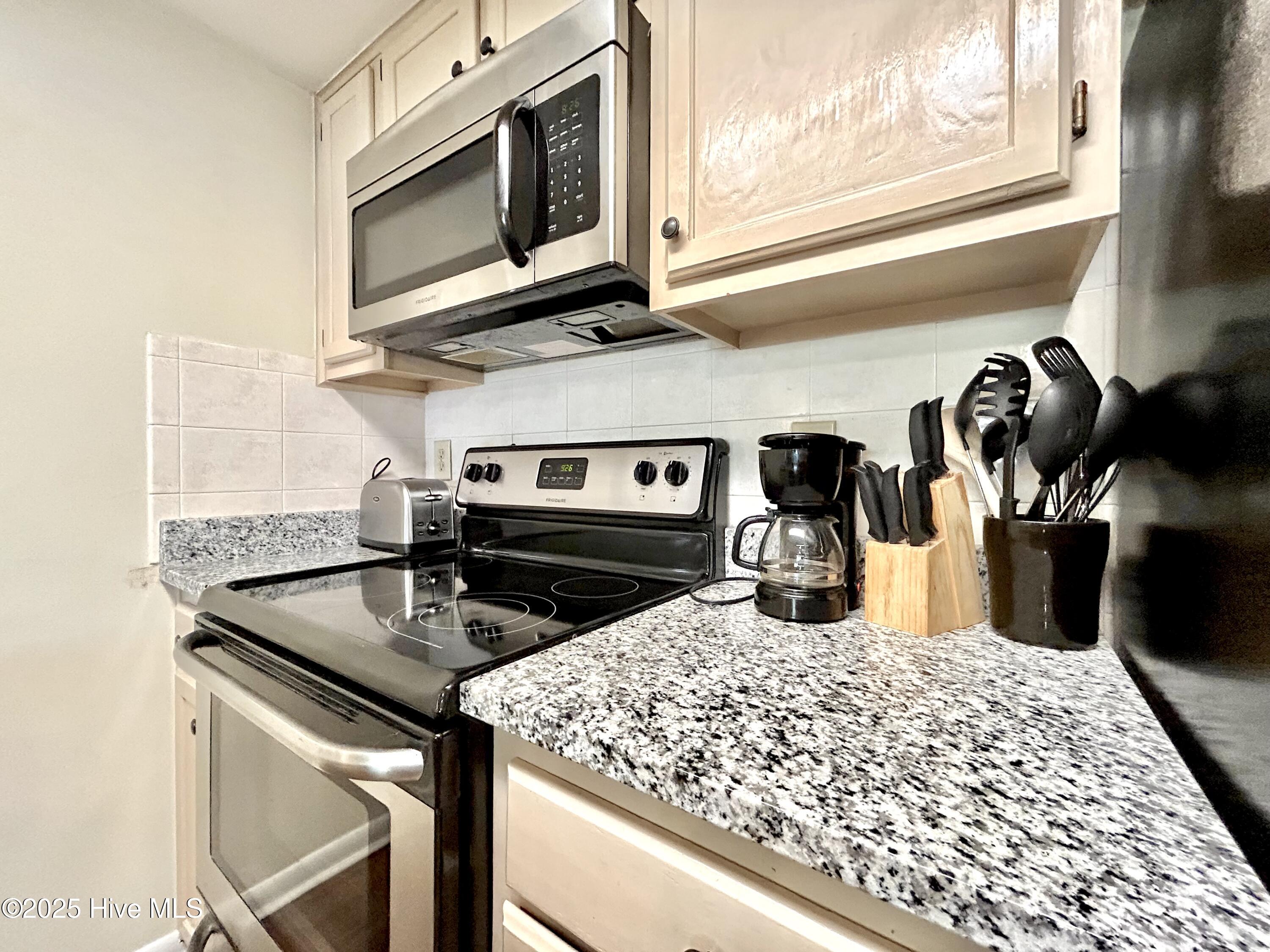 100501486 | Photo 17