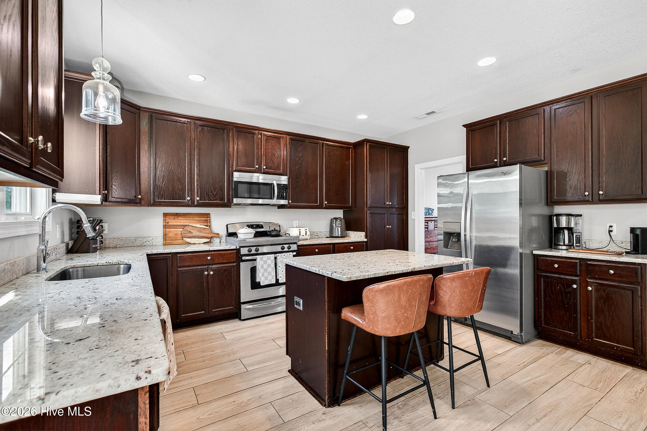 100568368 | Photo 17