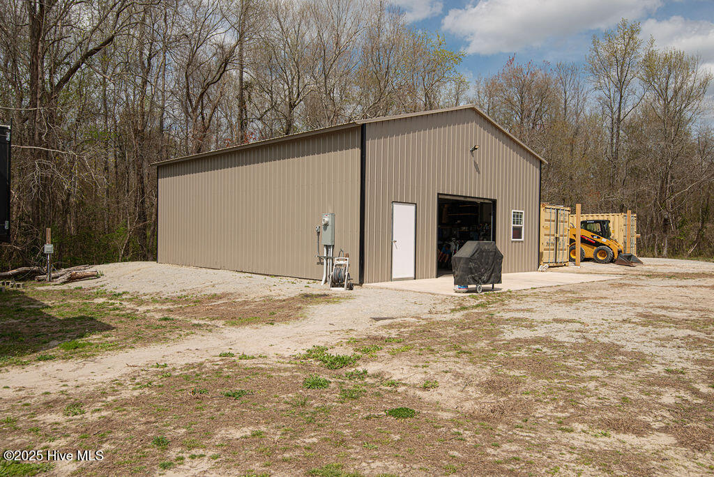 1560 White Oak River Road,Maysville