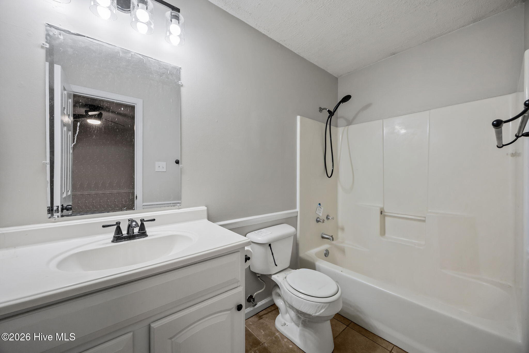 100553131 | Photo 24