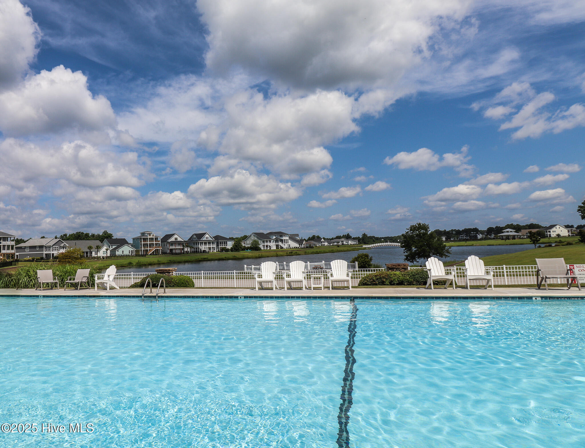 100523400 | Photo 24