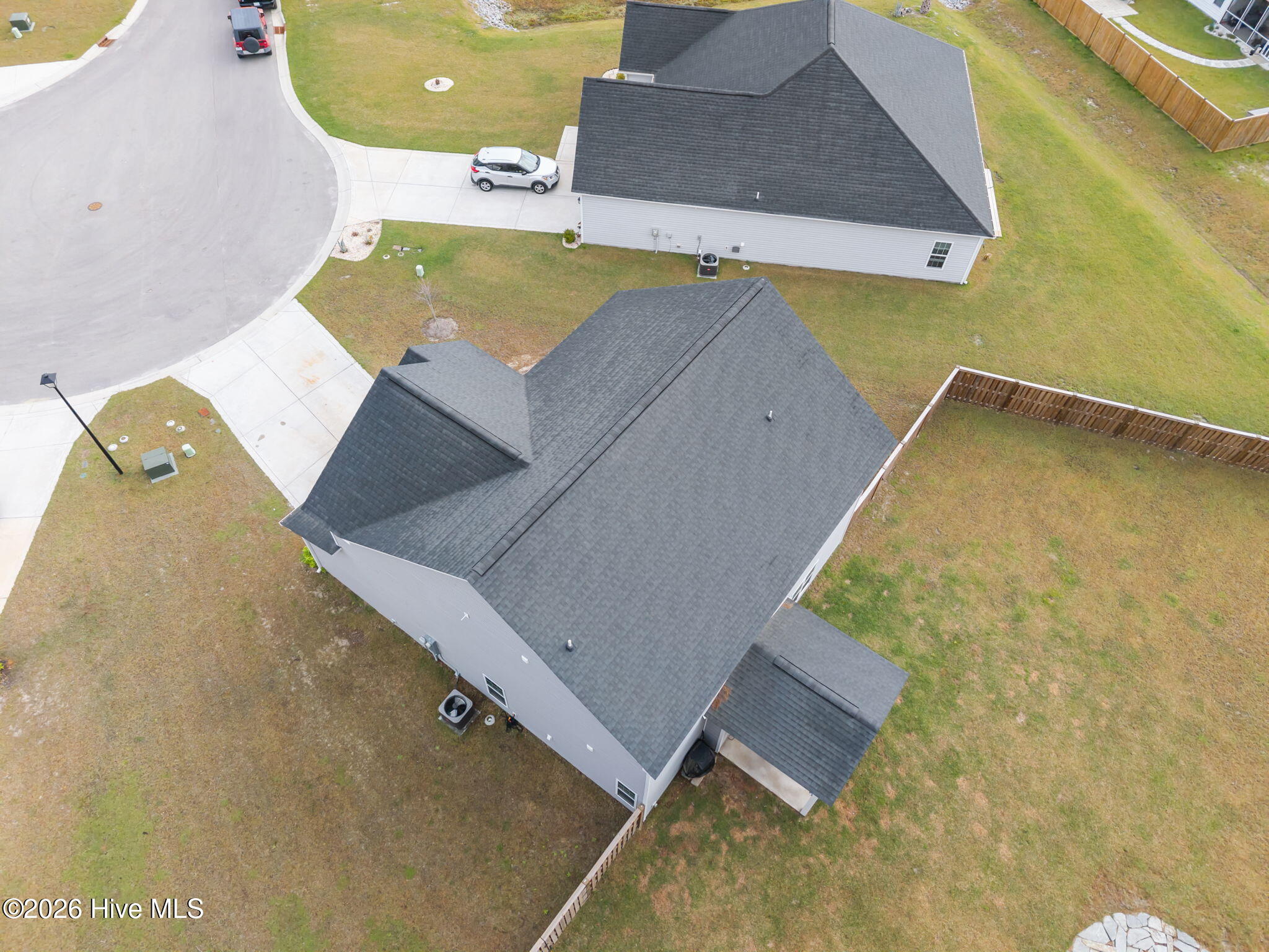 100563779 | Photo 38