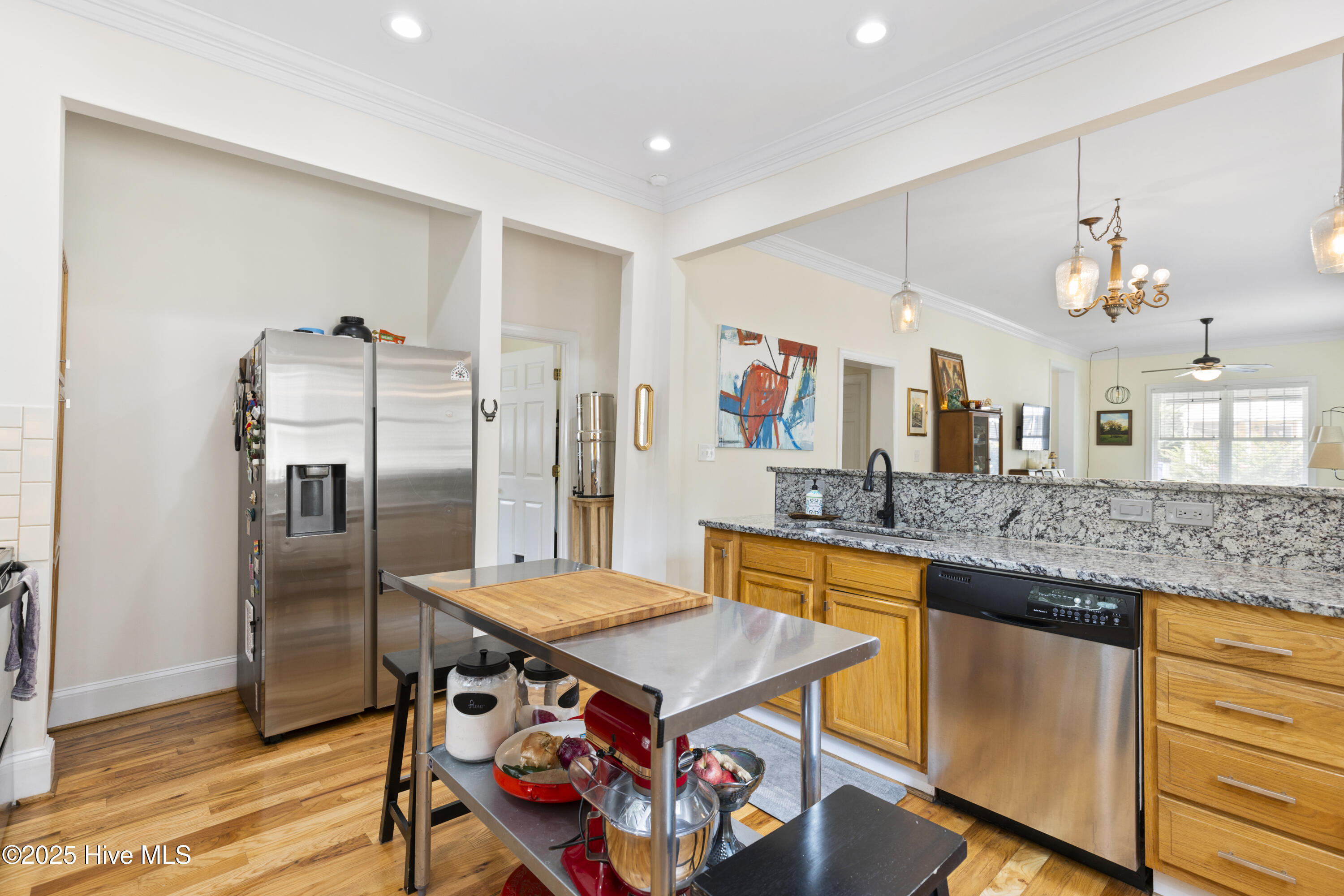 100516838 | Photo 18