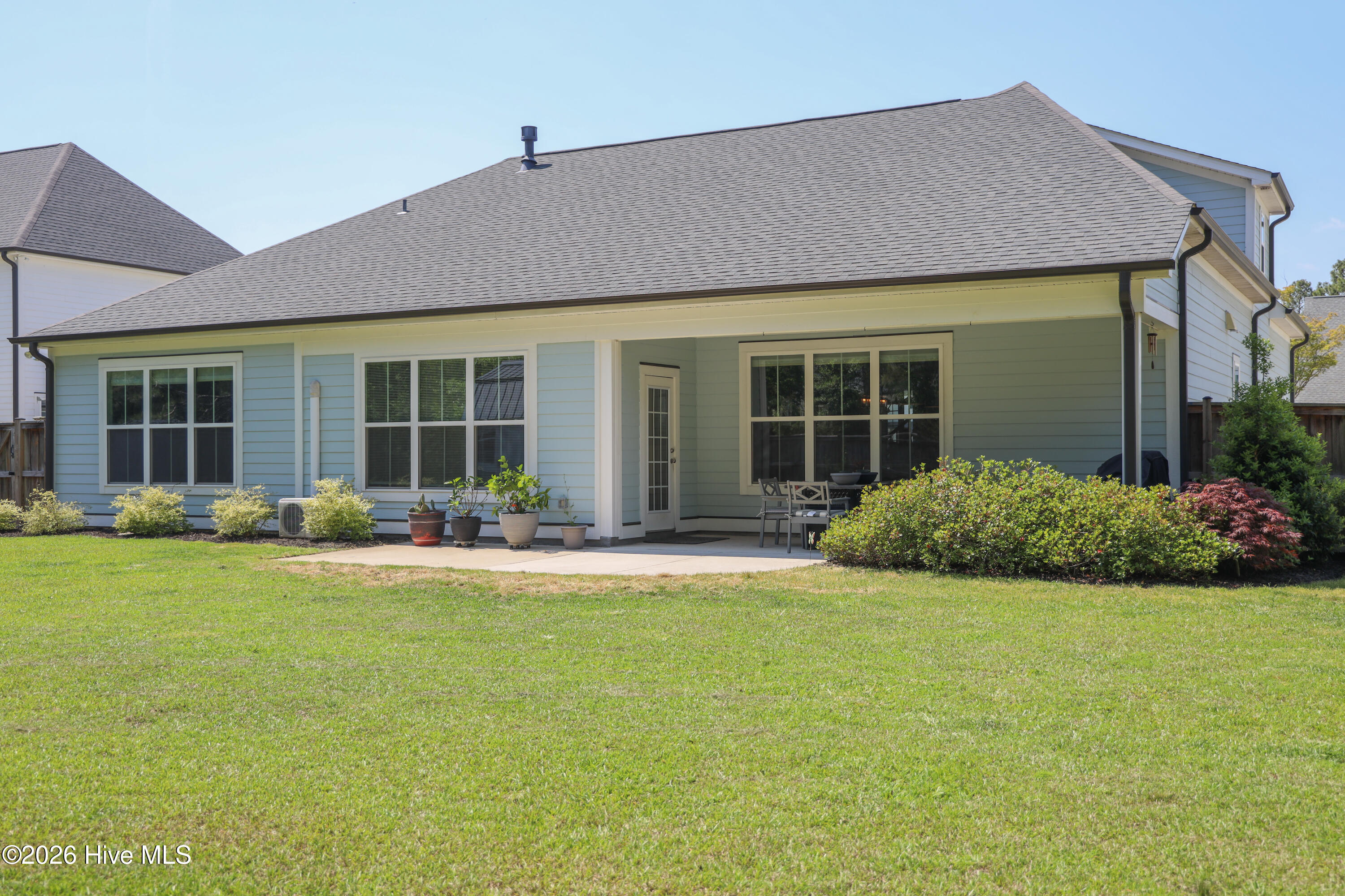 100567915 | Photo 75