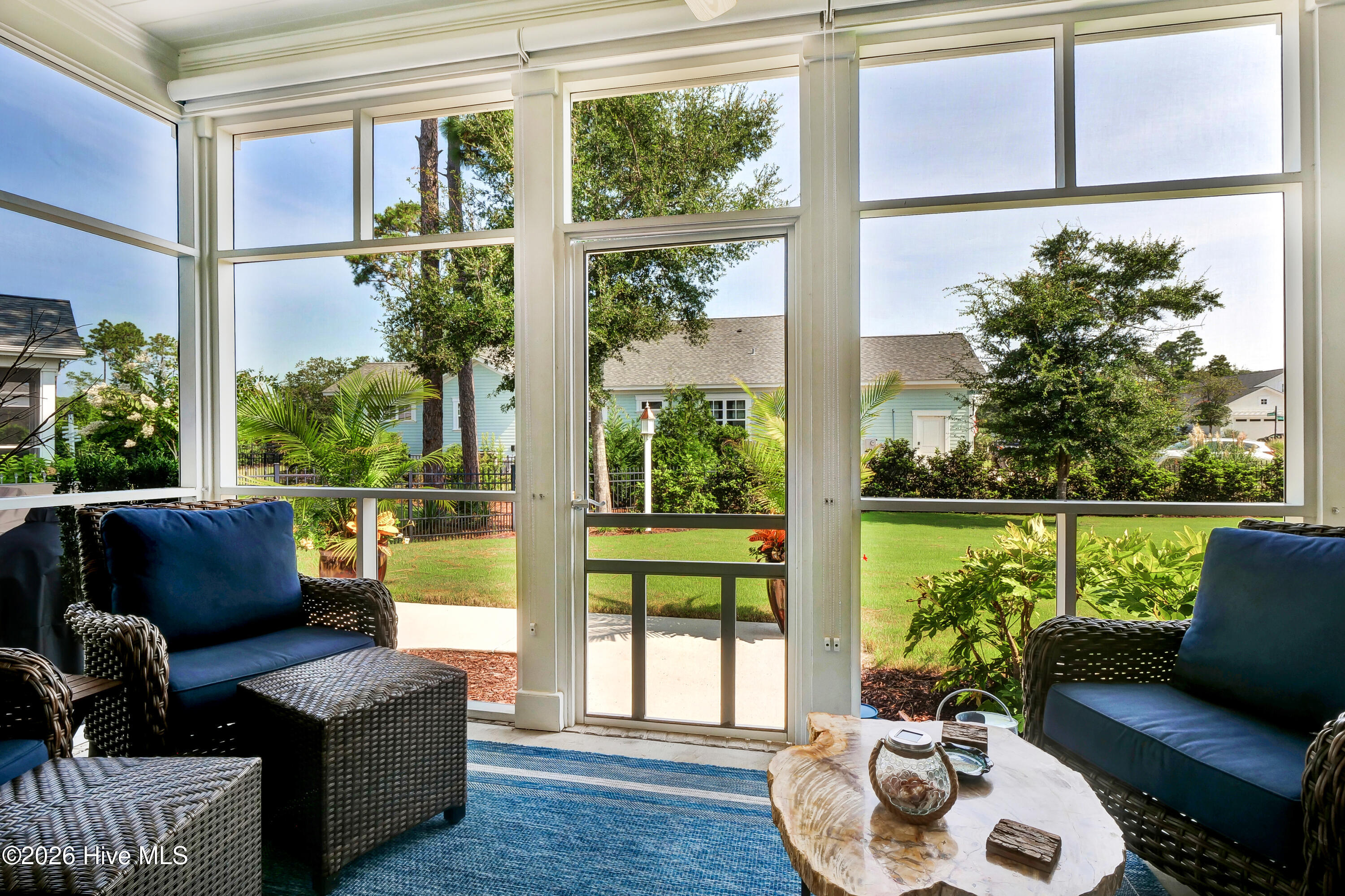 100569148 | Photo 17