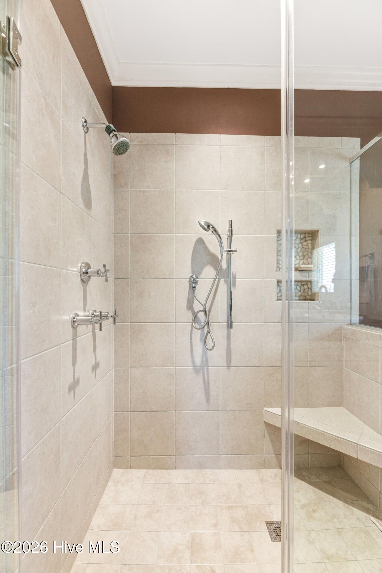 100562414 | Photo 41