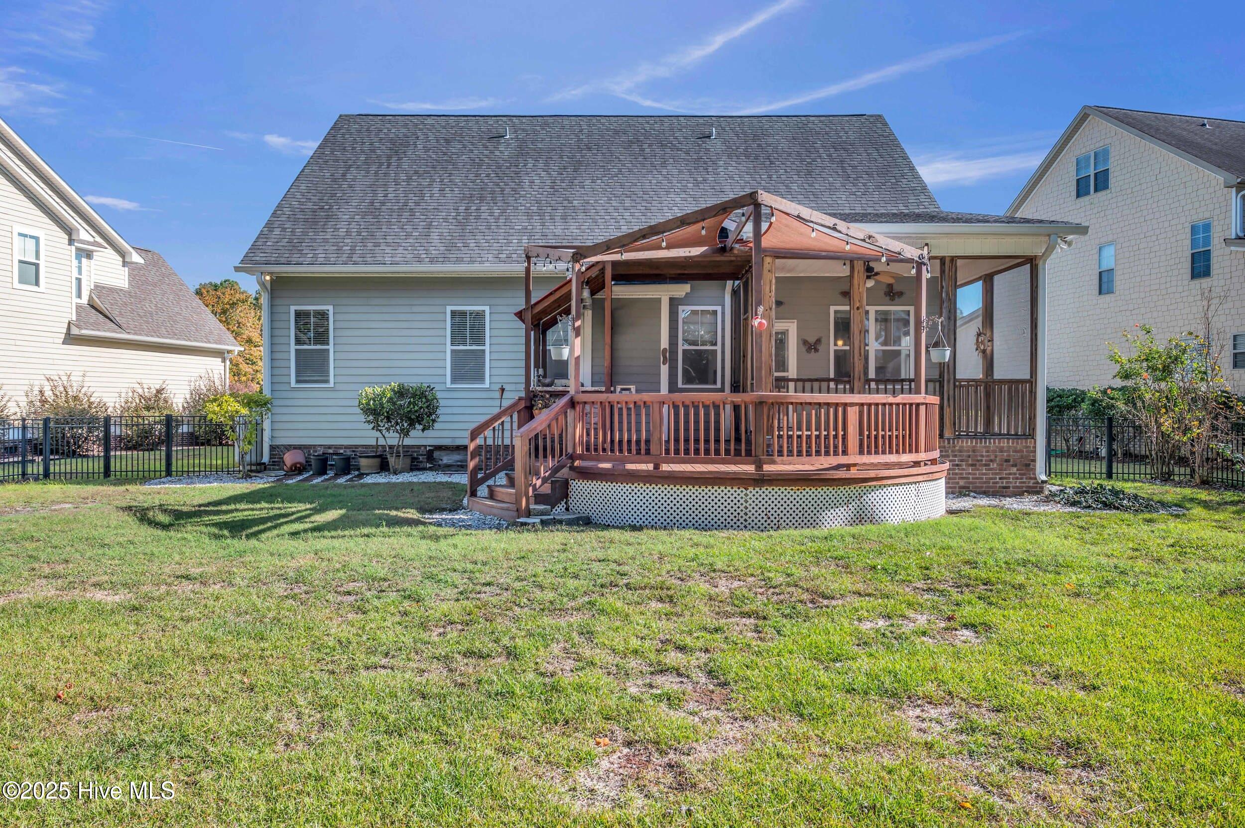 100540698 | Photo 46