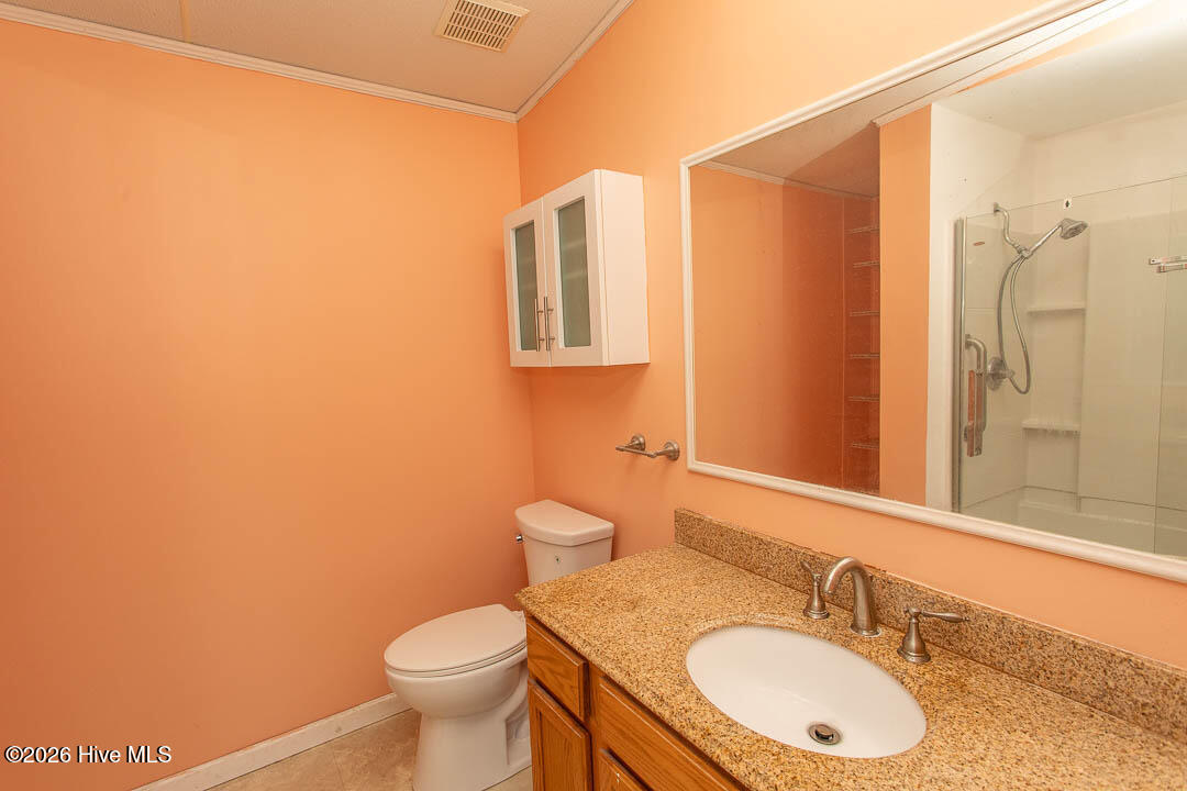 100549919 | Photo 21