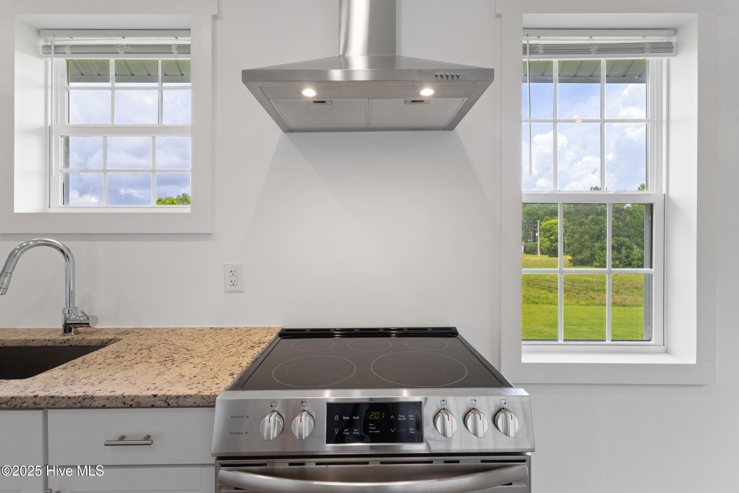 100513761 | Photo 14