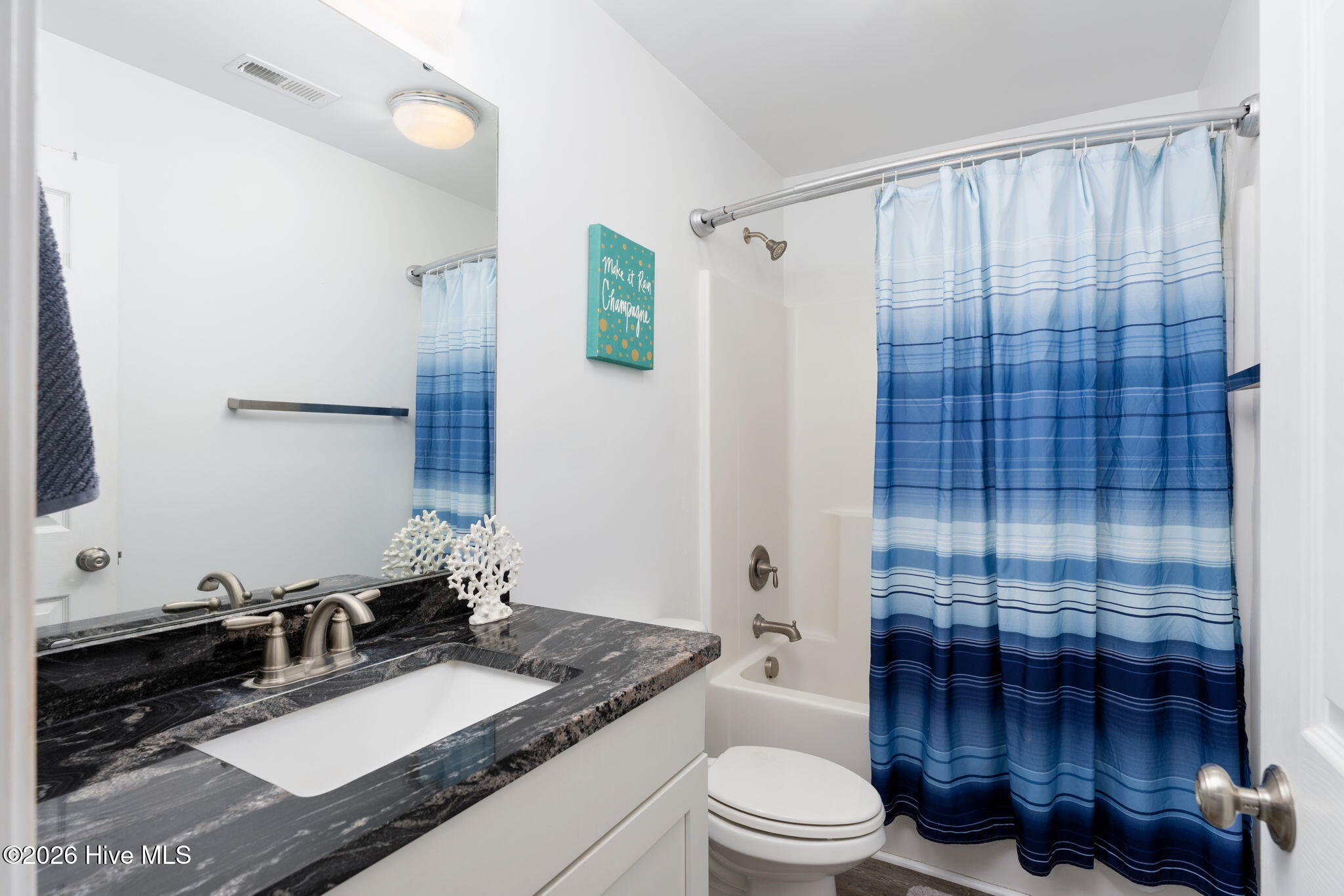 100560160 | Photo 36