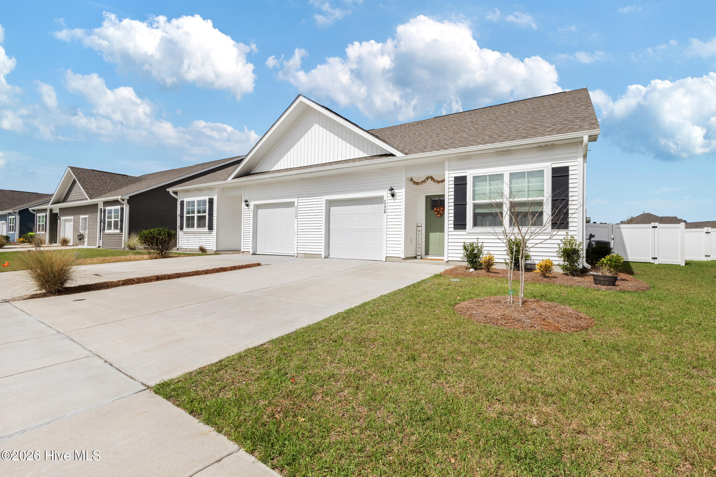 100561359 | Photo 41