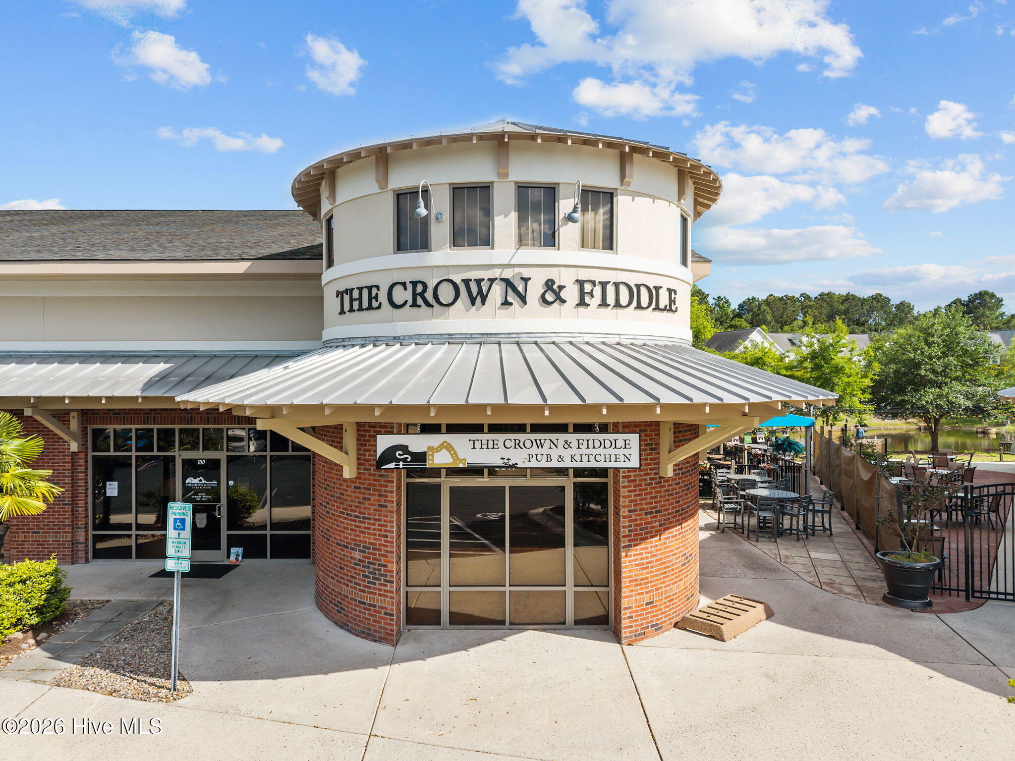 100563251 | Photo 44