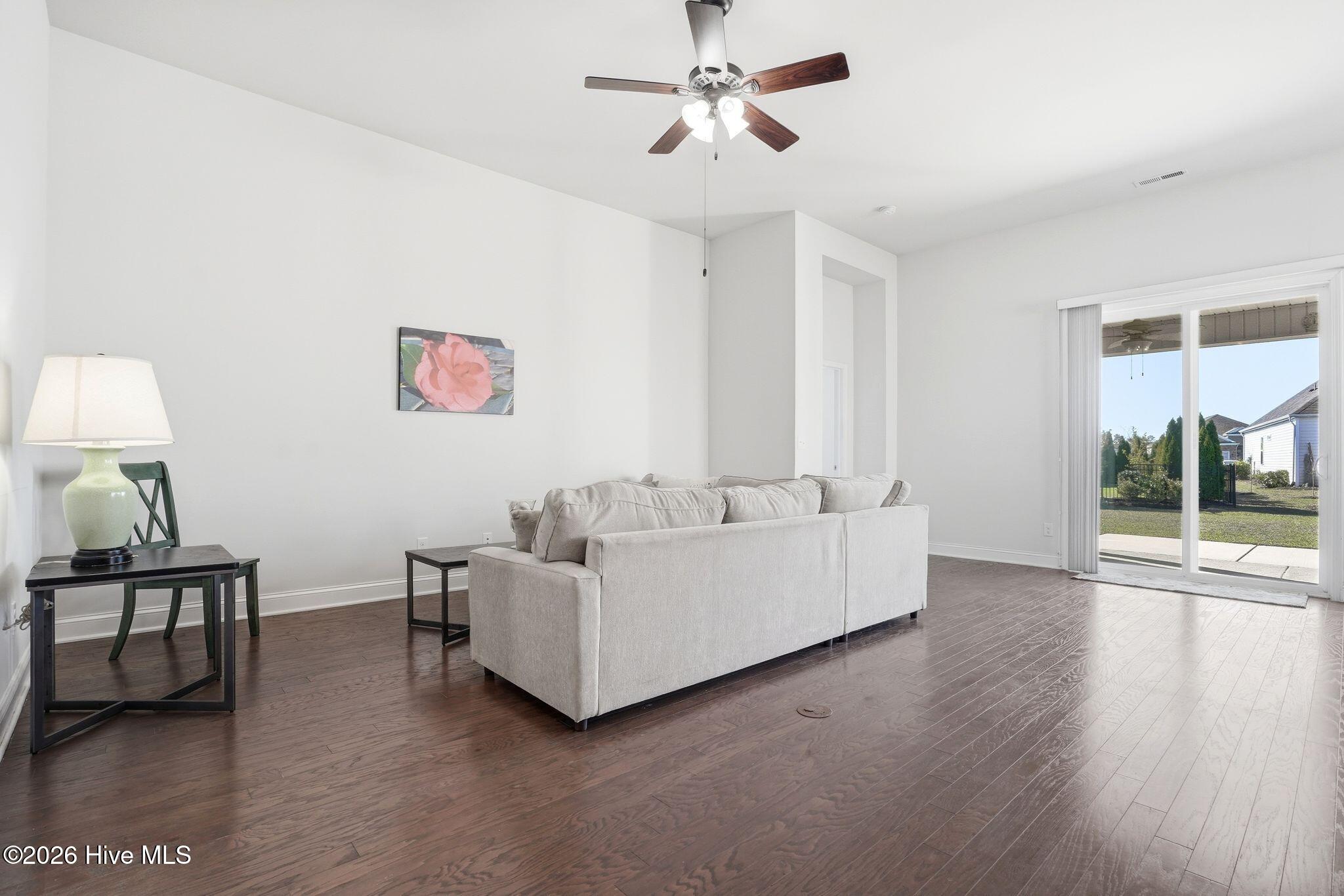 100560462 | Photo 17