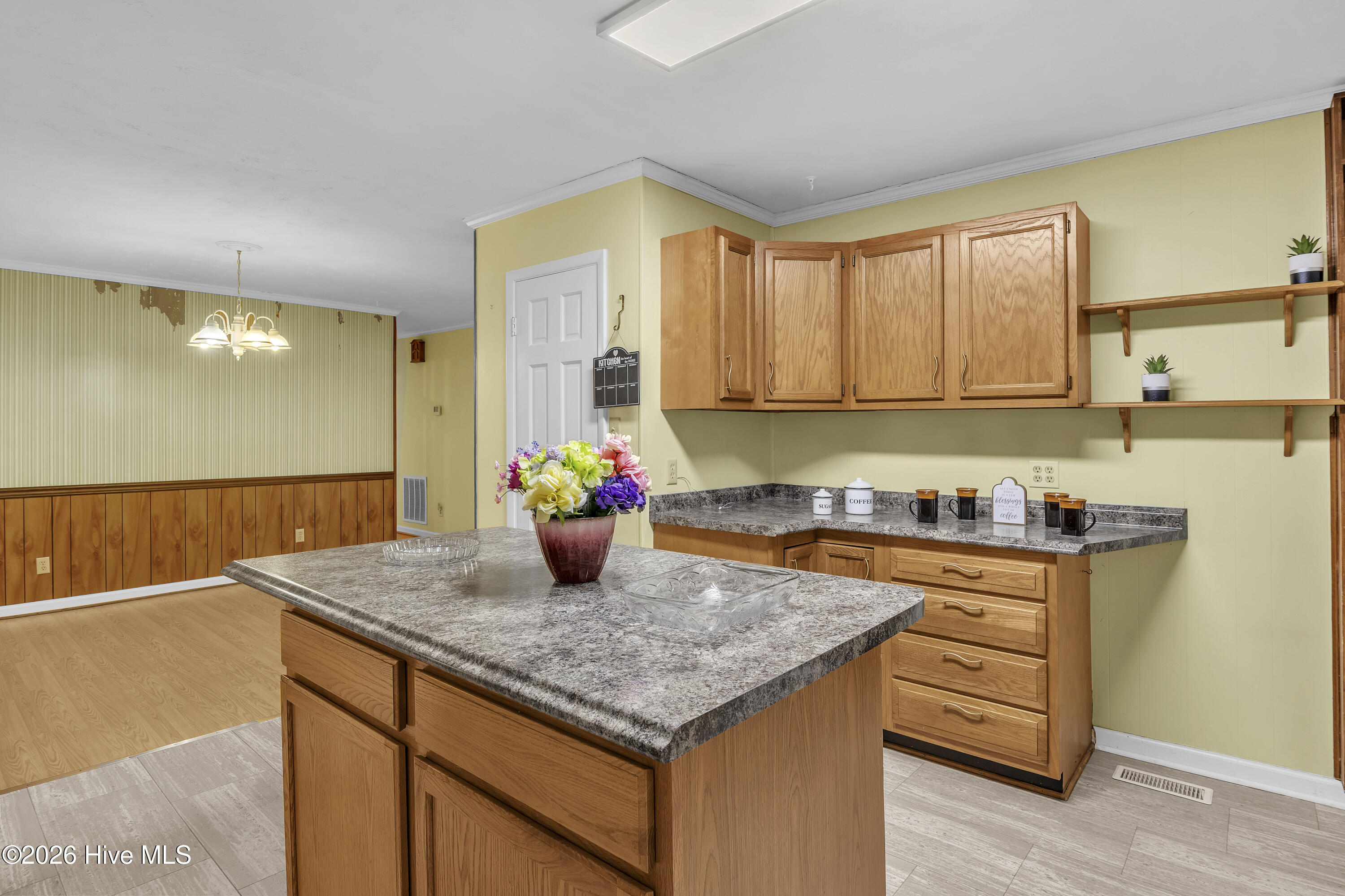 100555841 | Photo 19