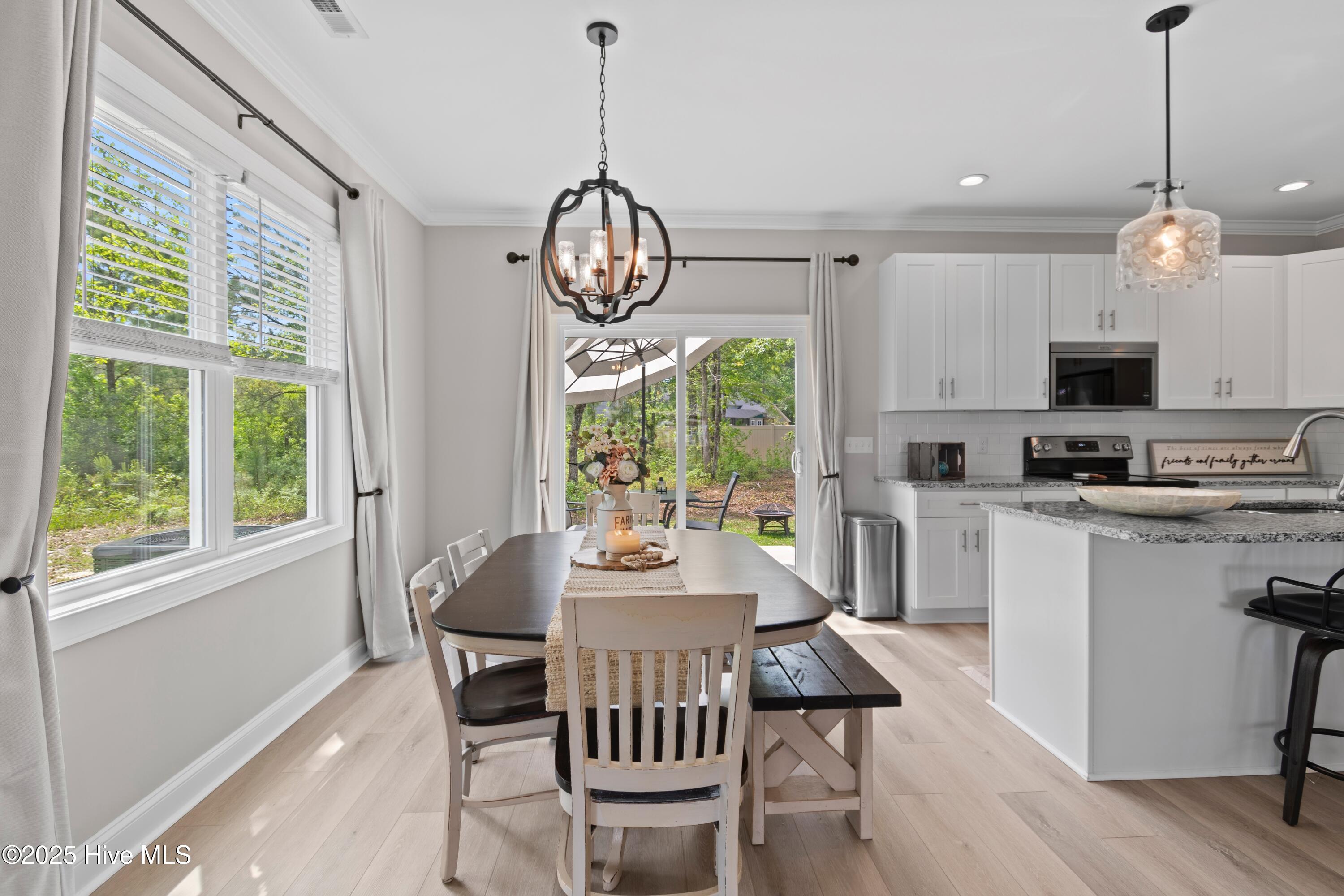 100530702 | Photo 13