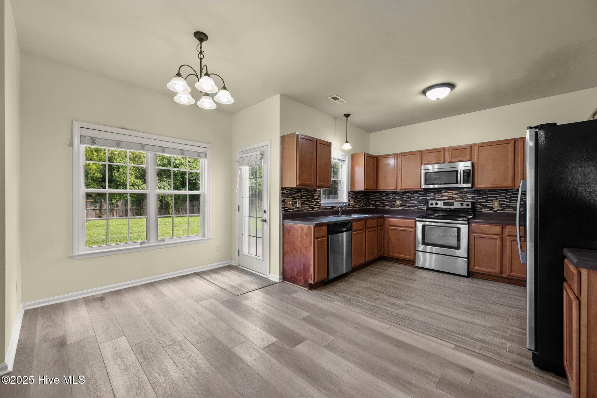 9-web-or-mls-_Z728520