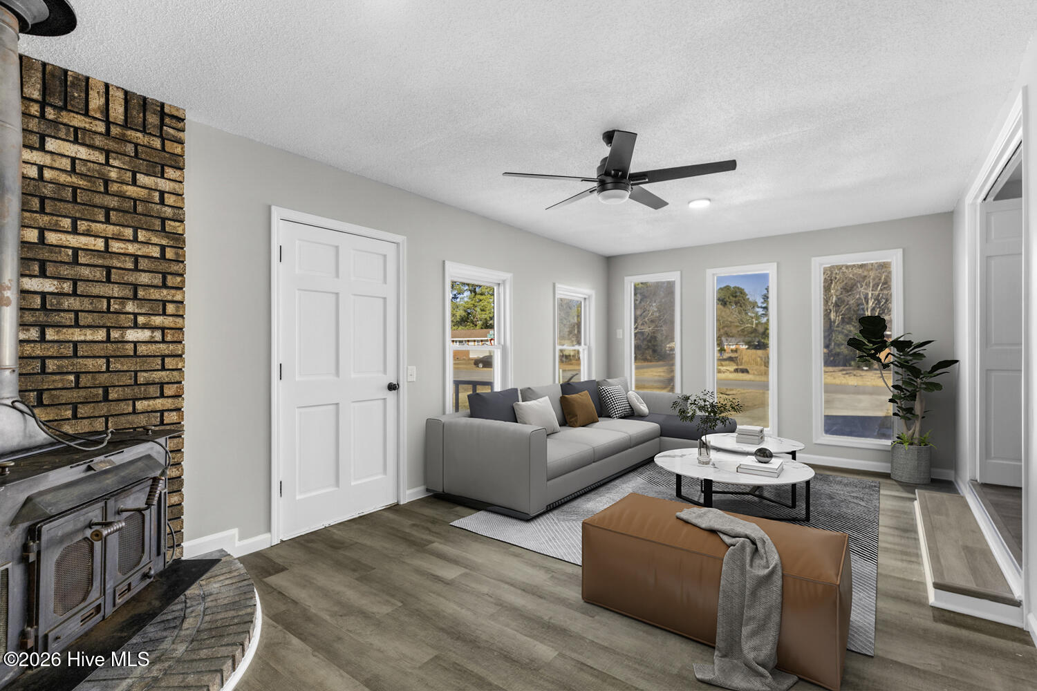 100560778 | Photo 11