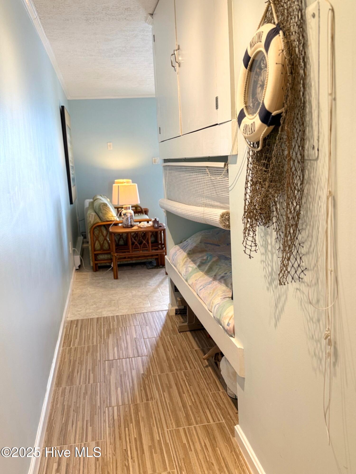 100521118 | Photo 14