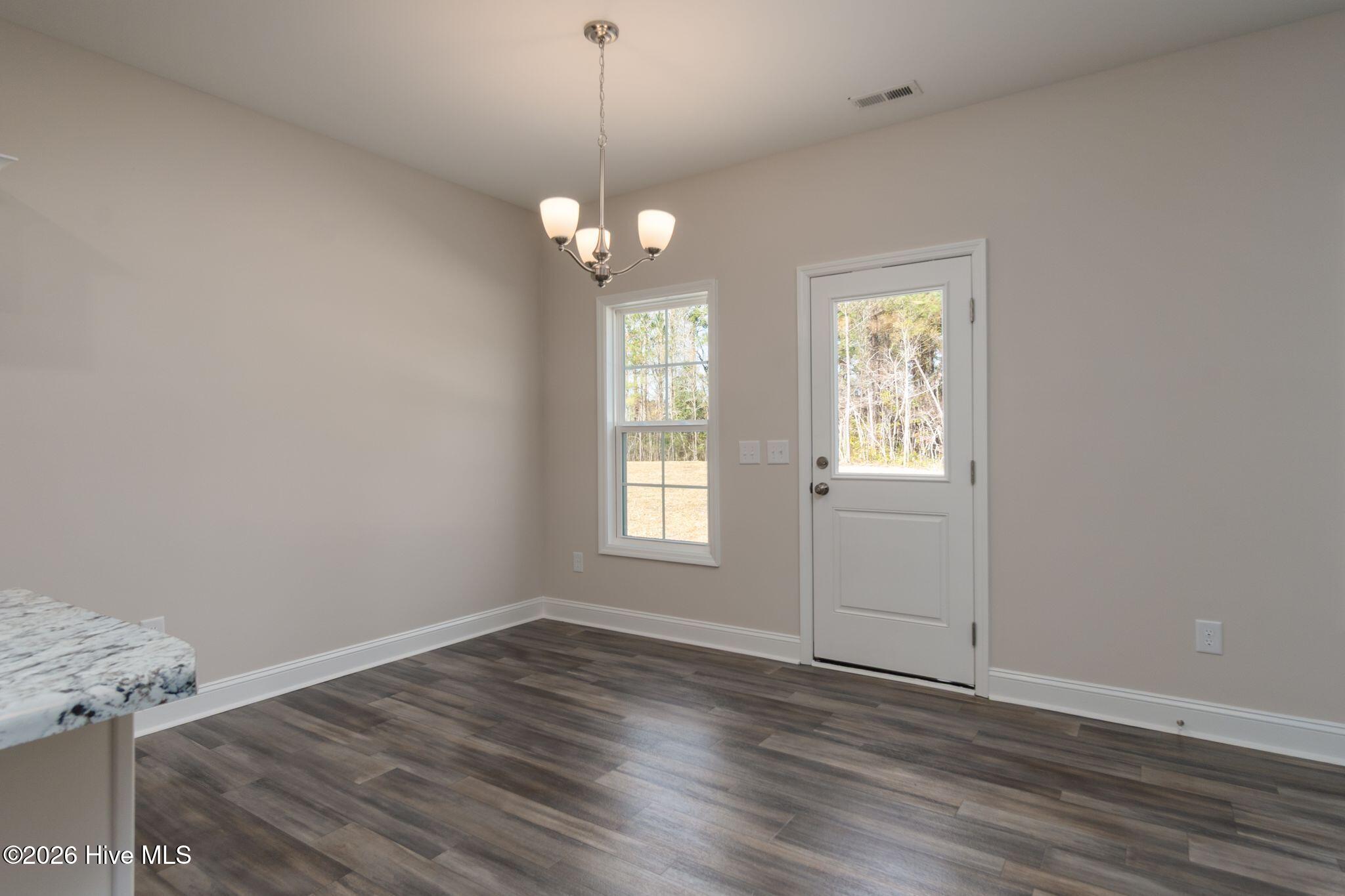 104 Palo Alto Park Drive, Maysville, NC 28555 – photo 16: Eat In Dining