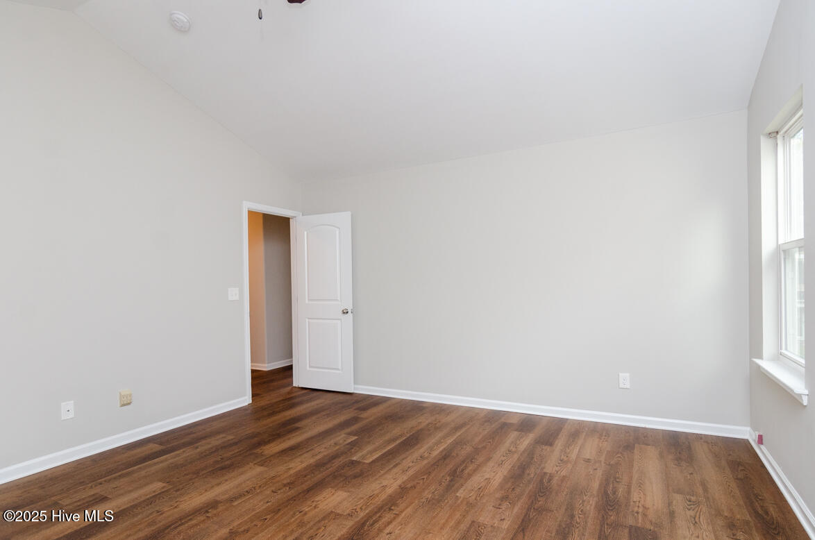 100497964 | Photo 15