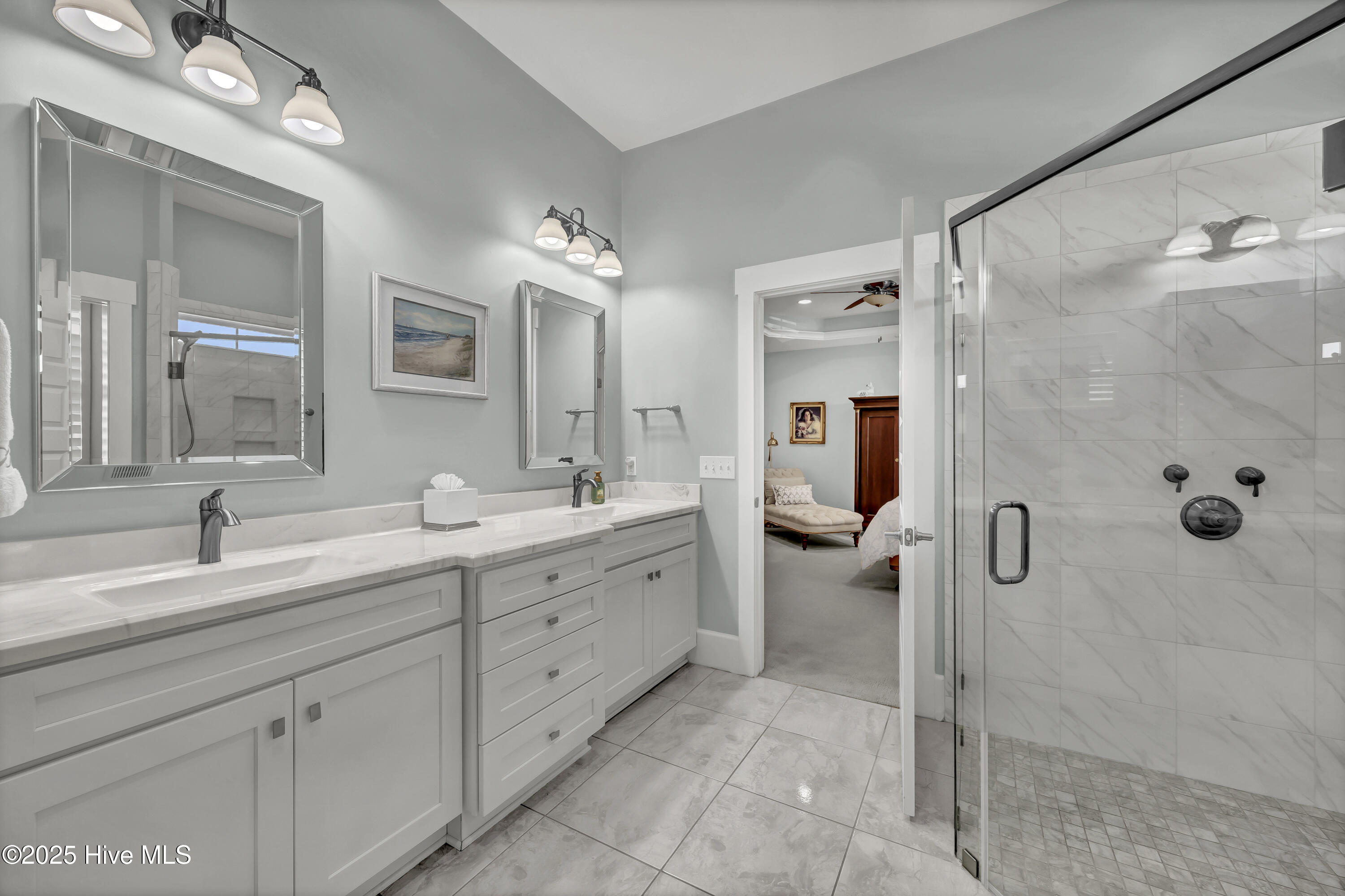 100538273 | Photo 30