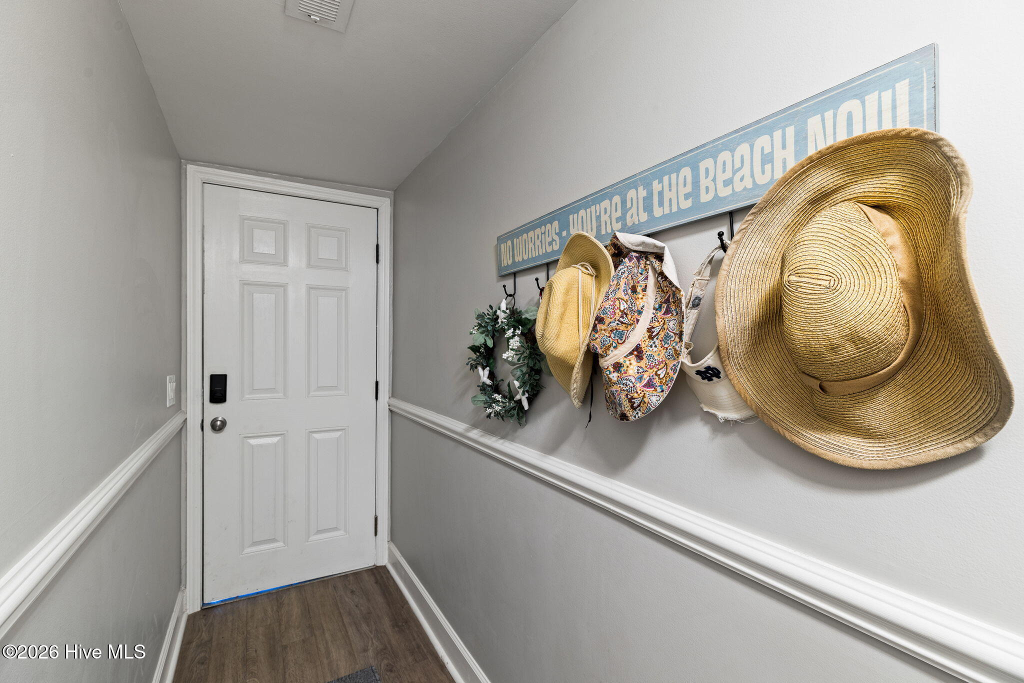 100555700 | Photo 29